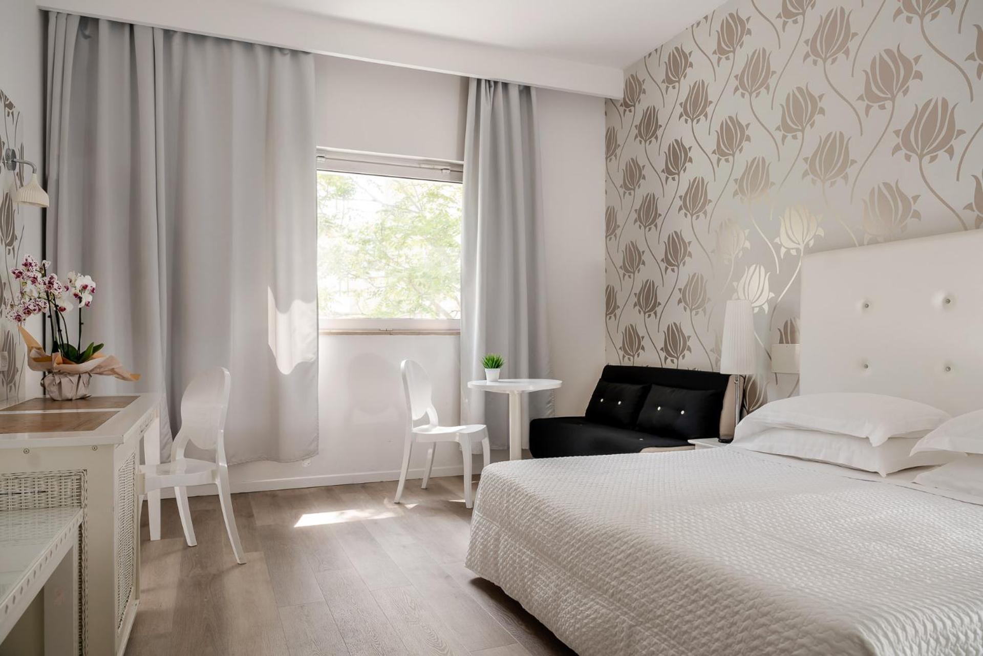 Double Room Street View