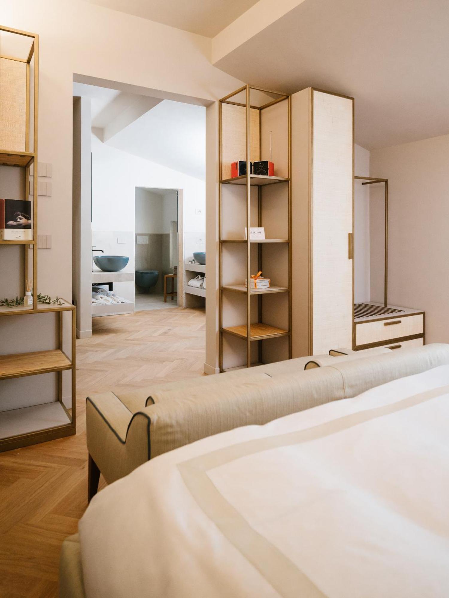 Suite Signature