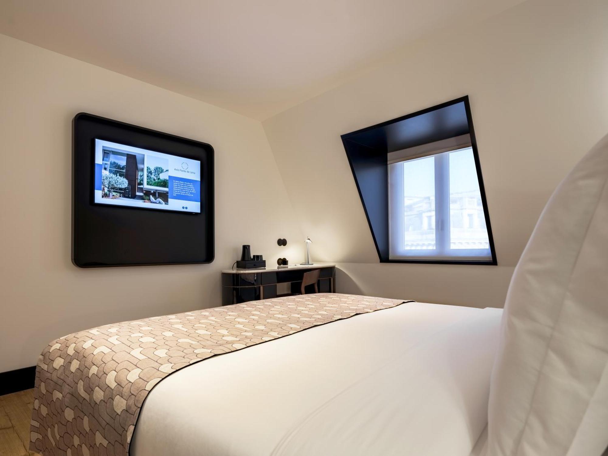 Double Room Aliados View