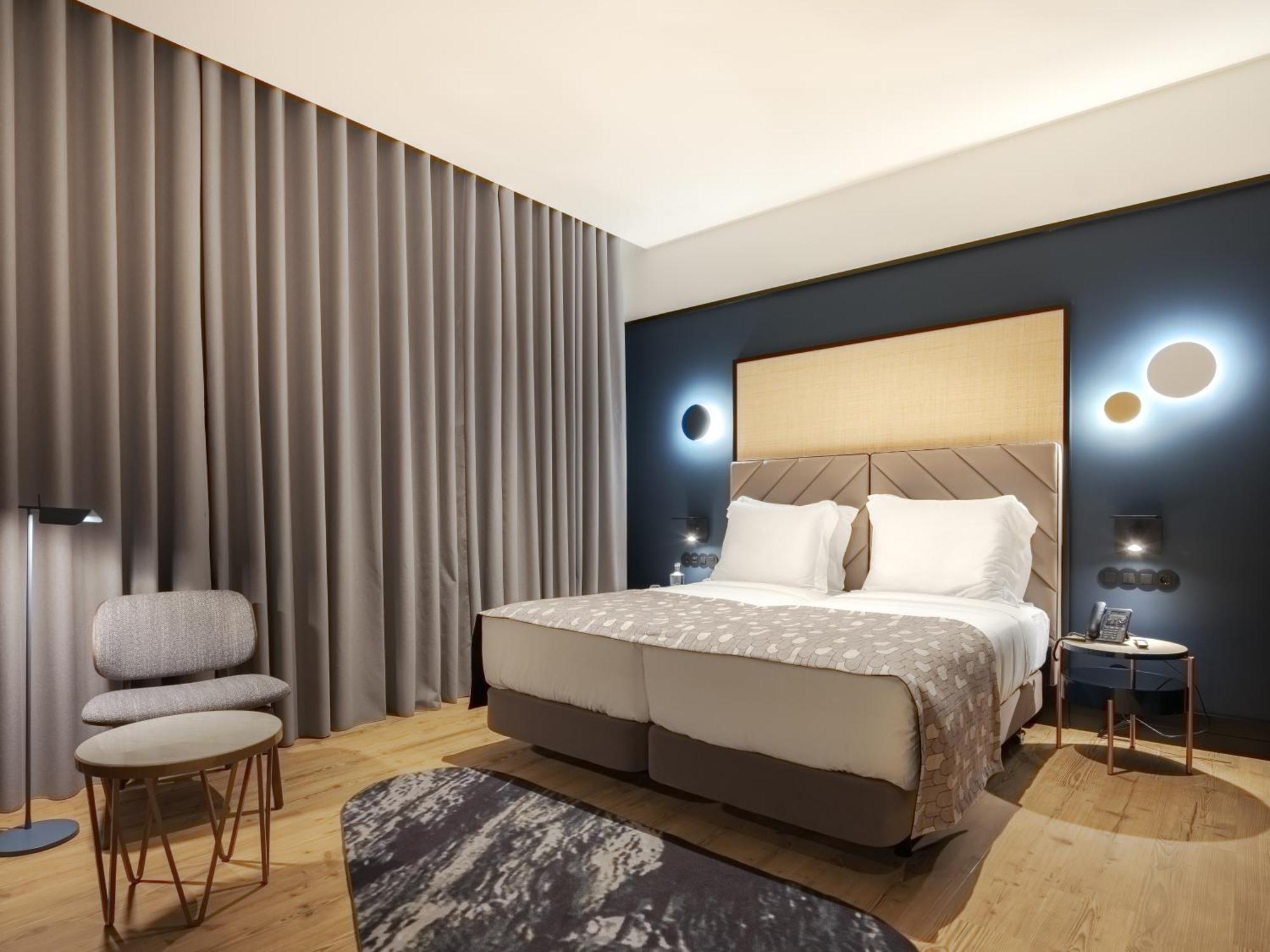 Twin Room Aliados View