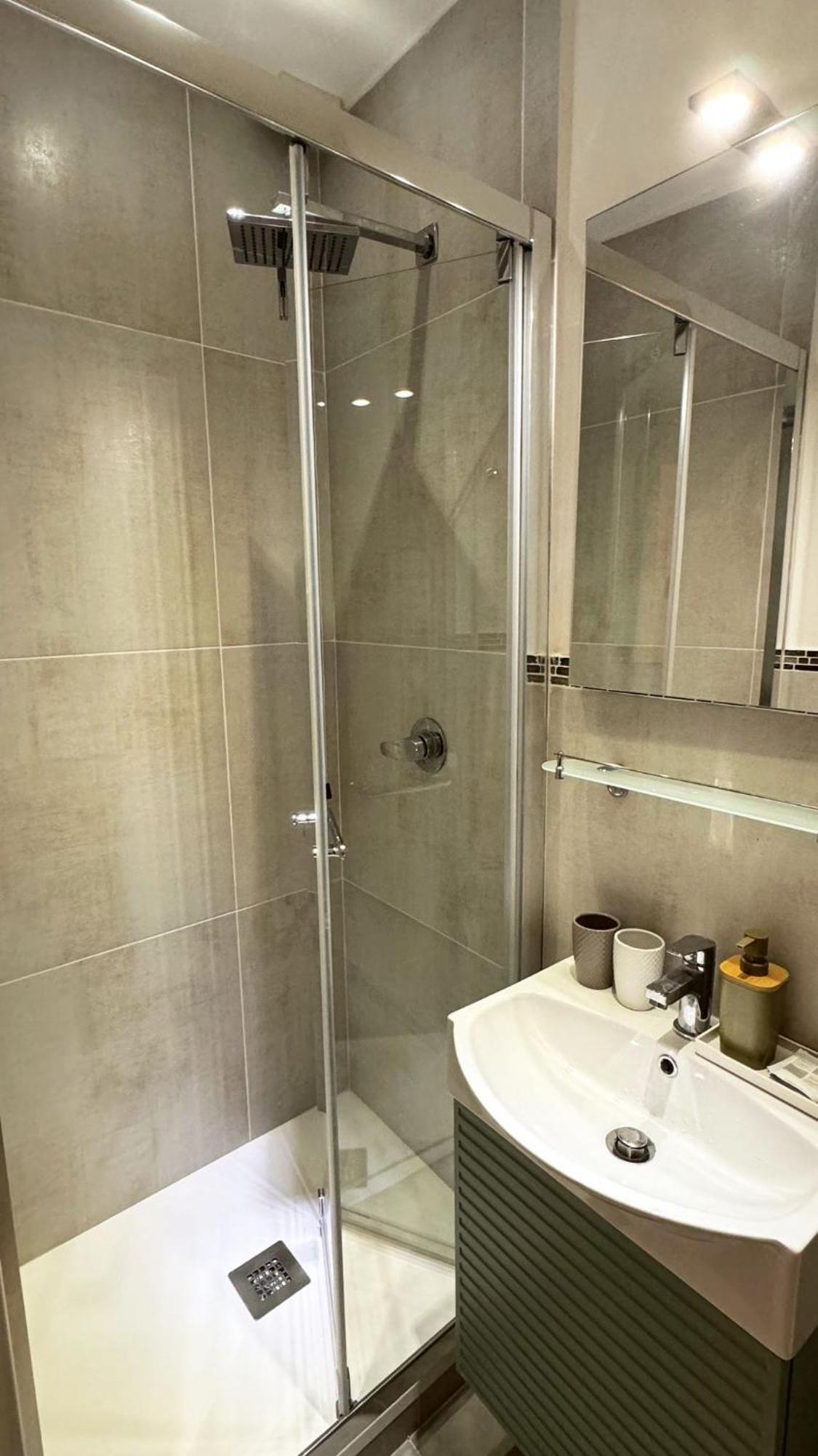 Double Room Private Bathroom