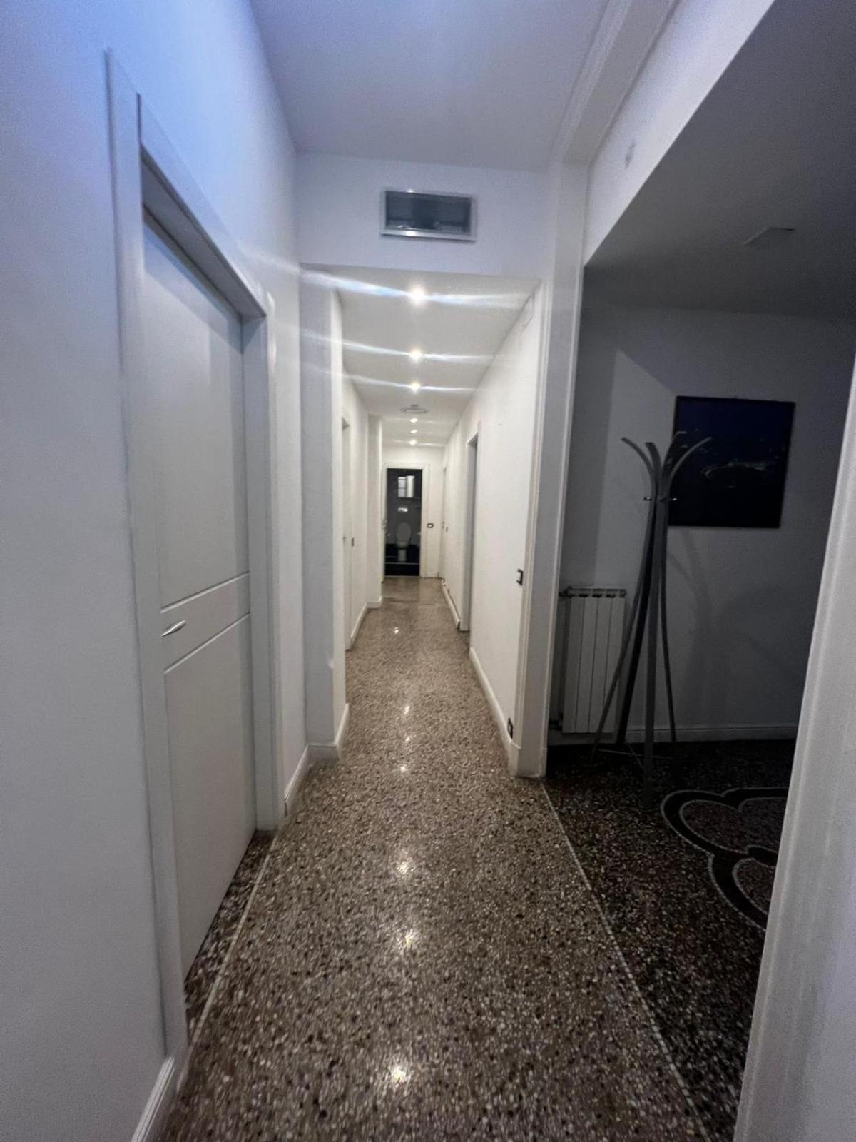 Camera Doppia con Letti Singoli con Bagno Privato Esterno
