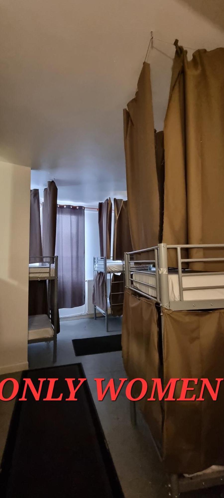 Posto Letto in Dormitorio Femminile