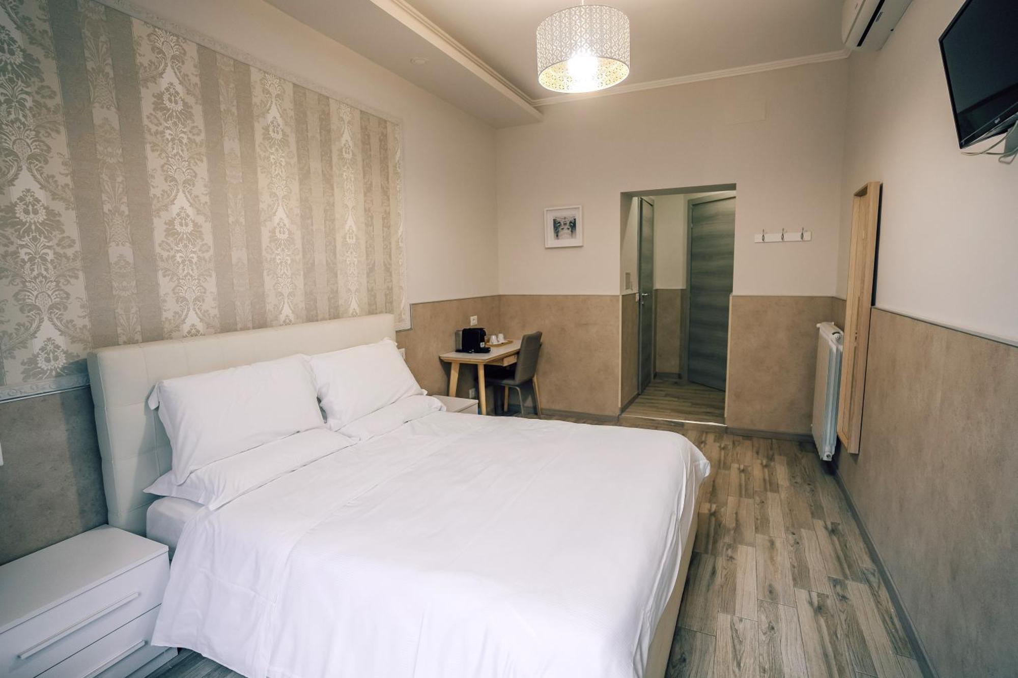 Superior King Room,1569240392:JPEG