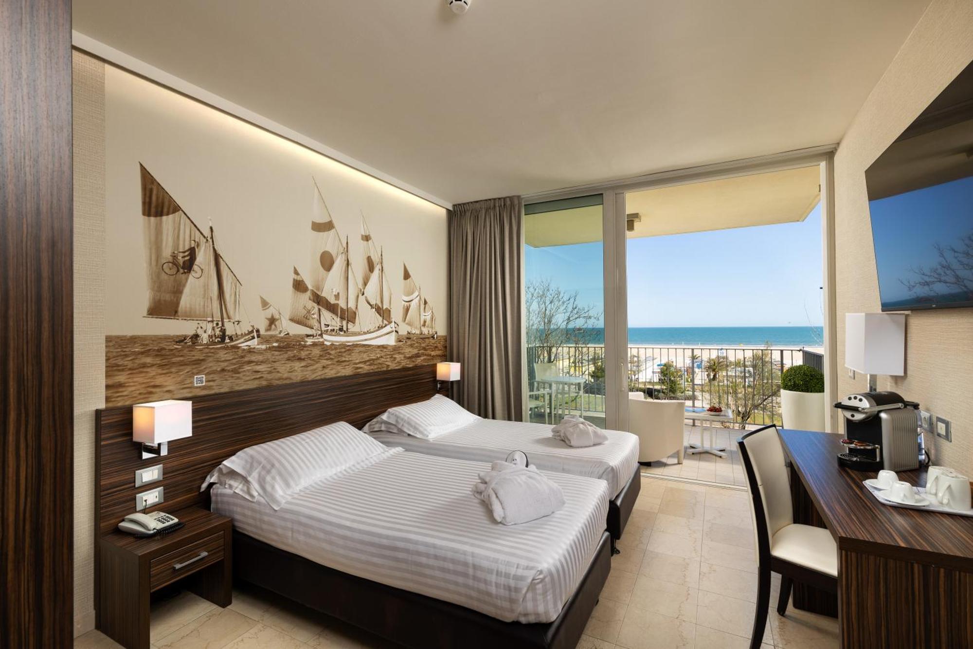 Privilege Twin Room with beautiful terrace and view of the Parco del Mare