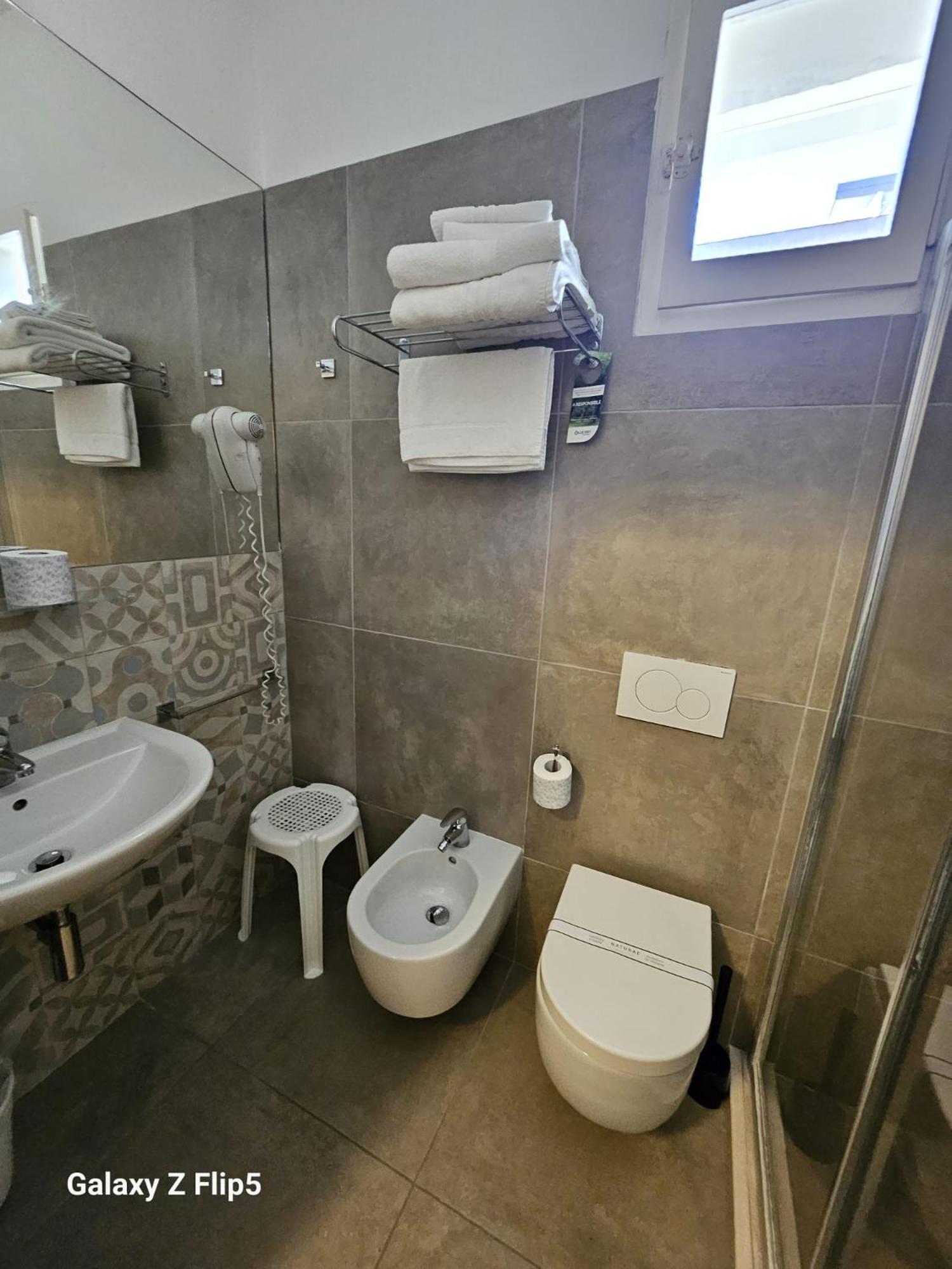 Quadruple Room,1743195704:JPEG