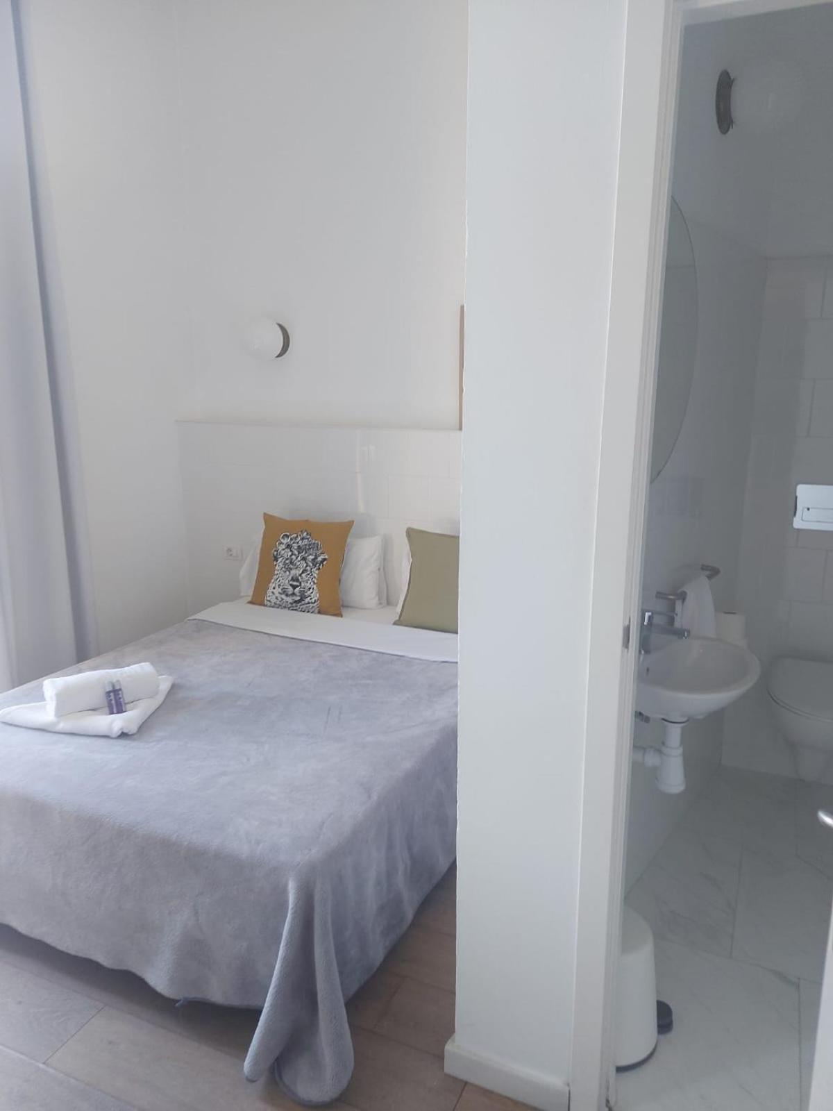 Double Room with Balcony,232354642:JPEG