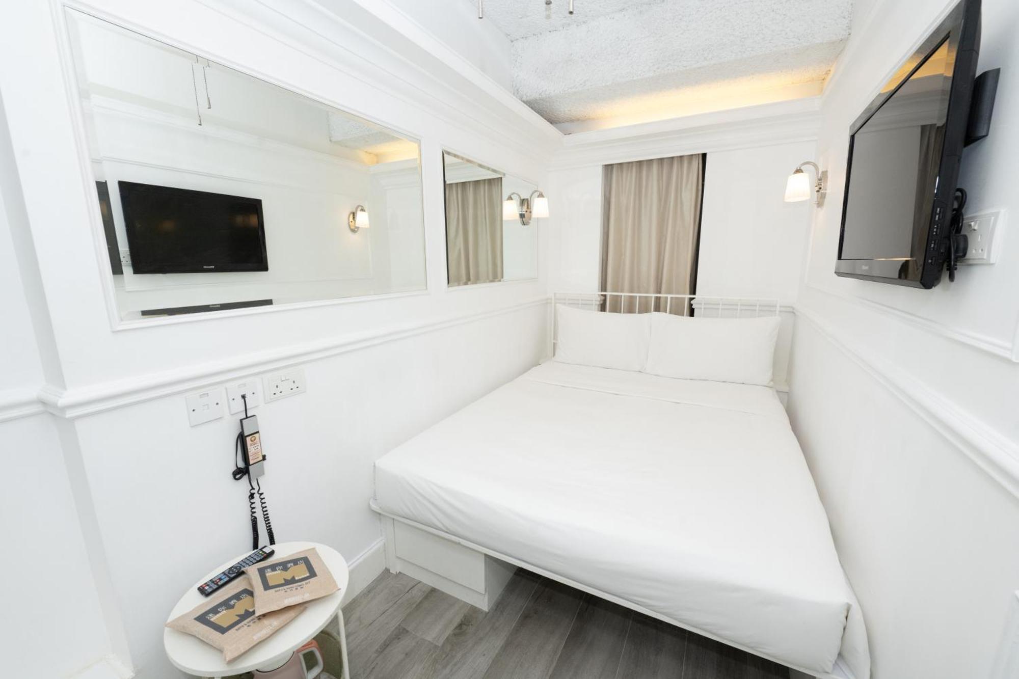 Smart Queen Room