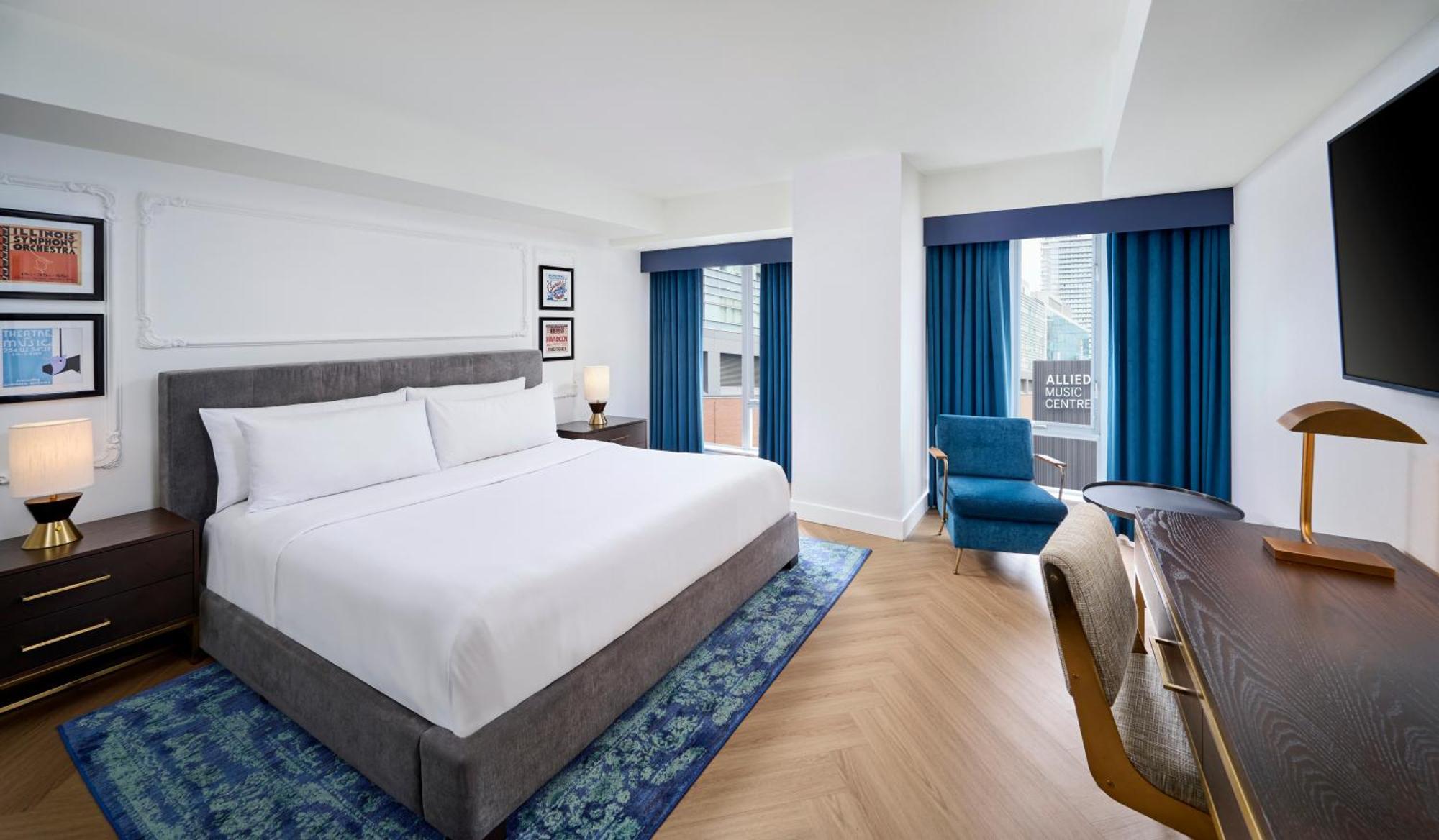 Pantages Signature King Suite