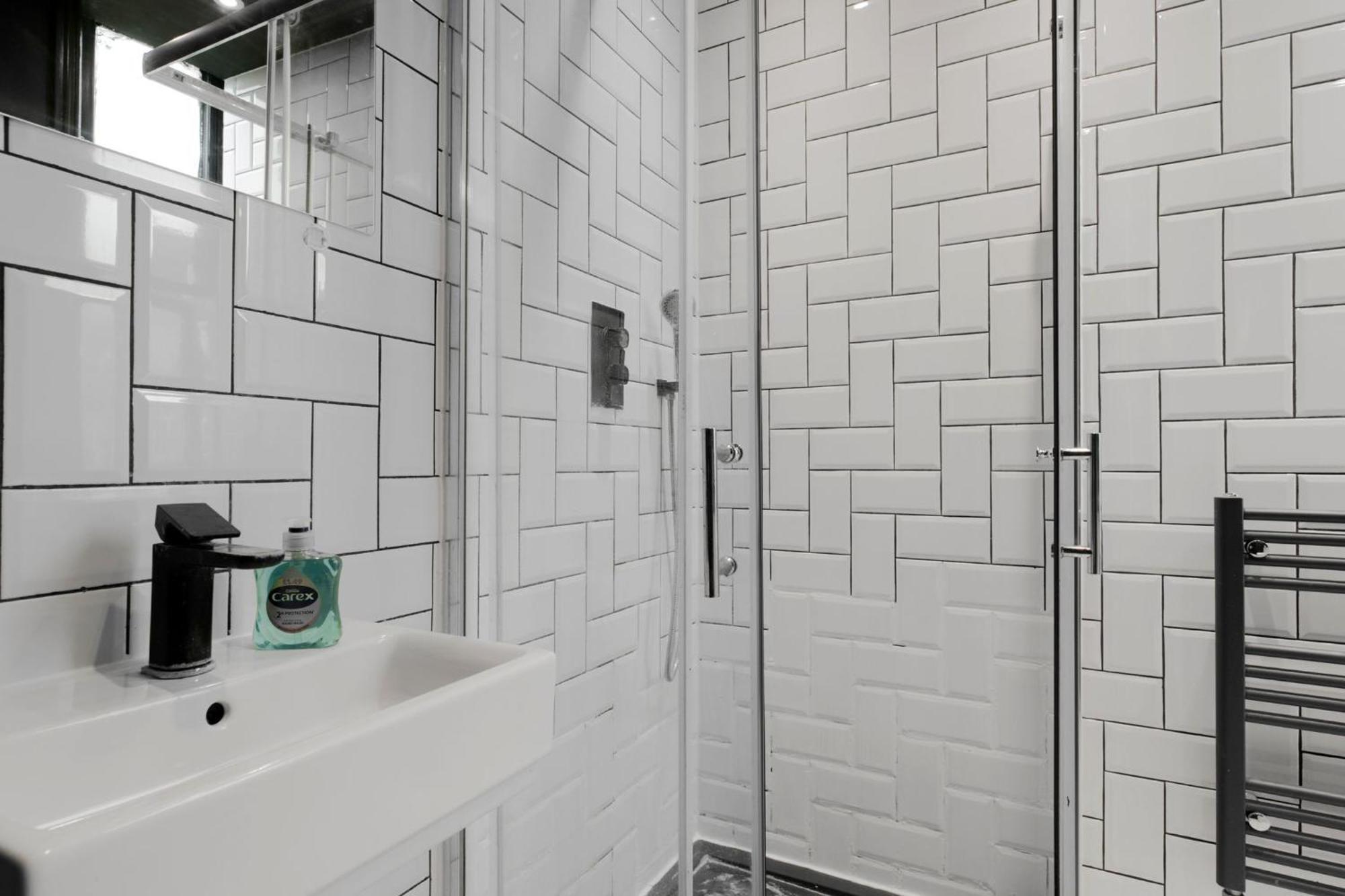 Double Room with Private Bathroom,1722881118:JPEG