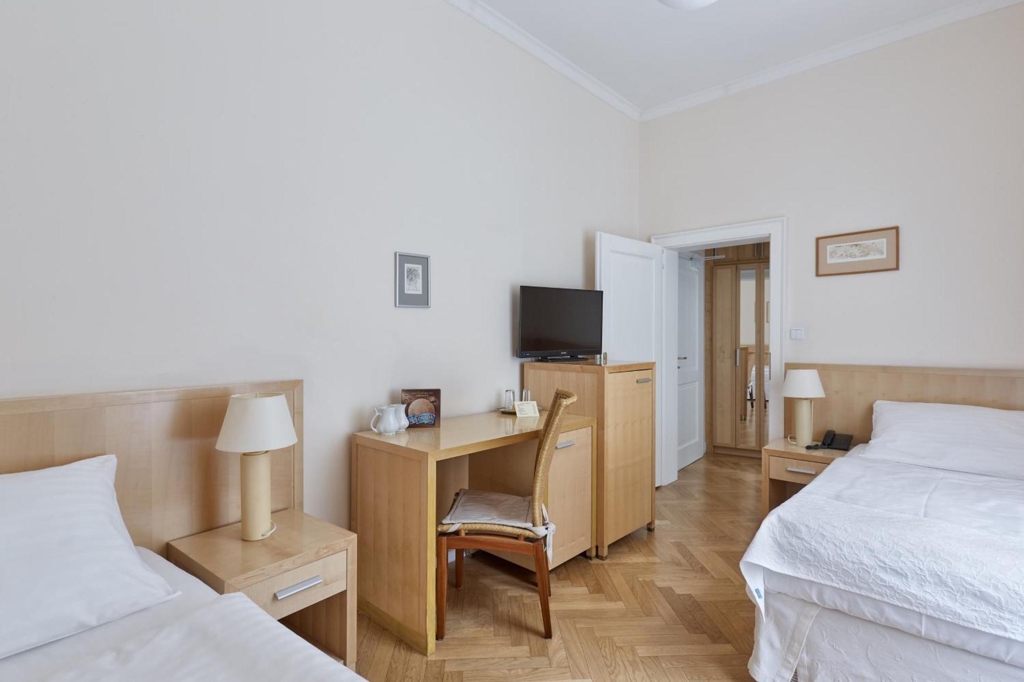 Economy Twin Room