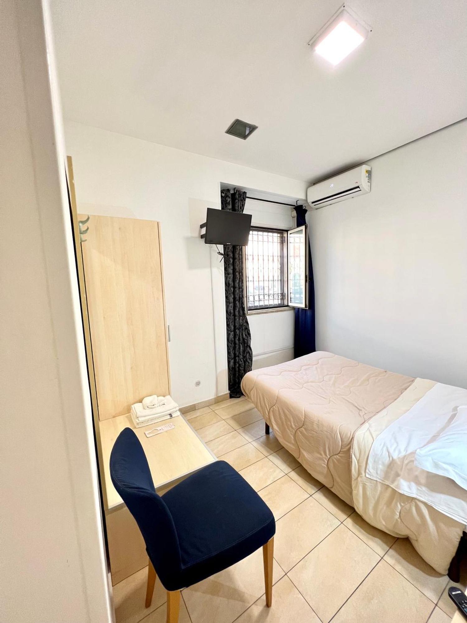 Deluxe Single Room