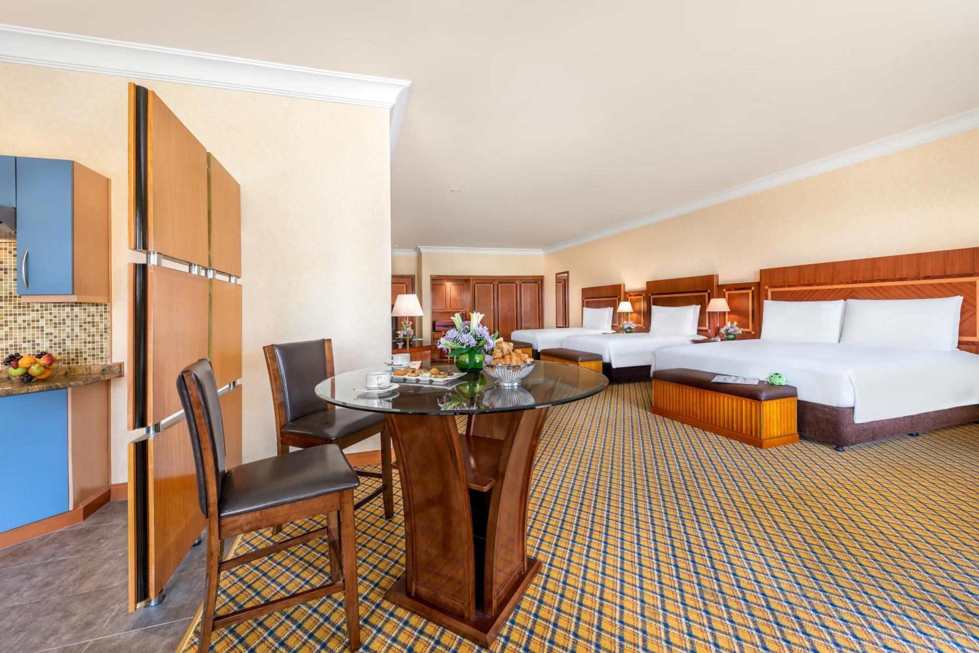Family Room– daily shuttle bus to Yas attractions Yas Mall Grand Mosque