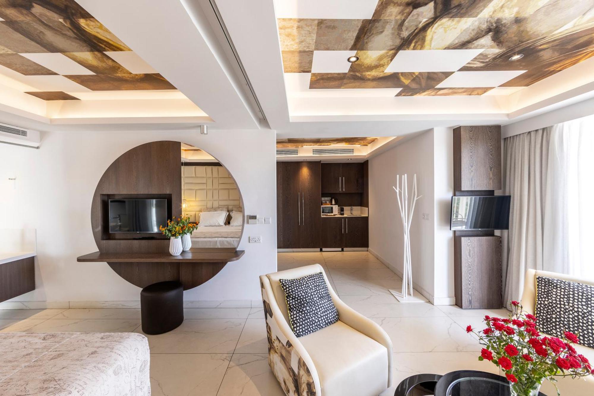 Deluxe Larger Suite