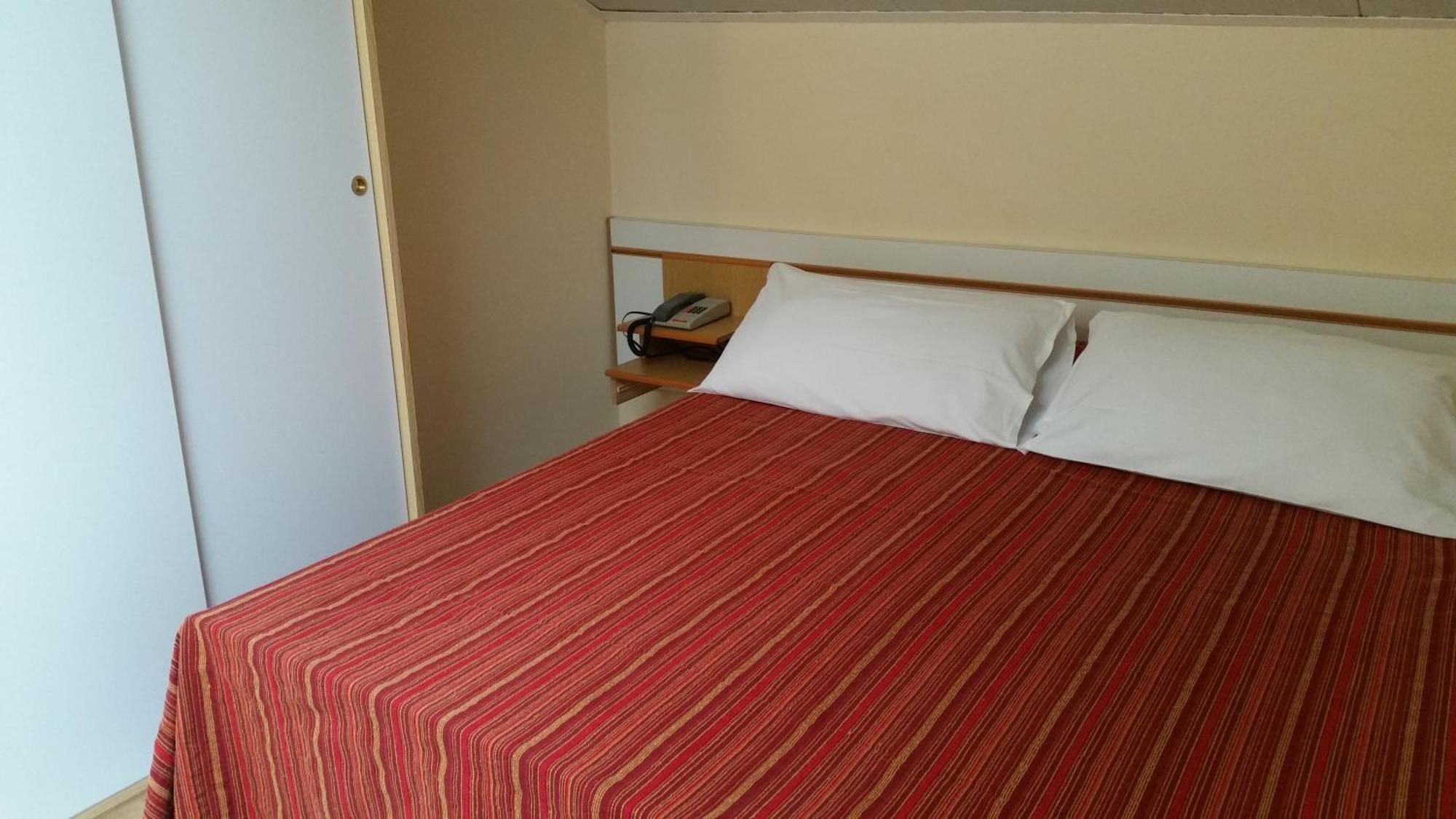 Economy Triple Room
