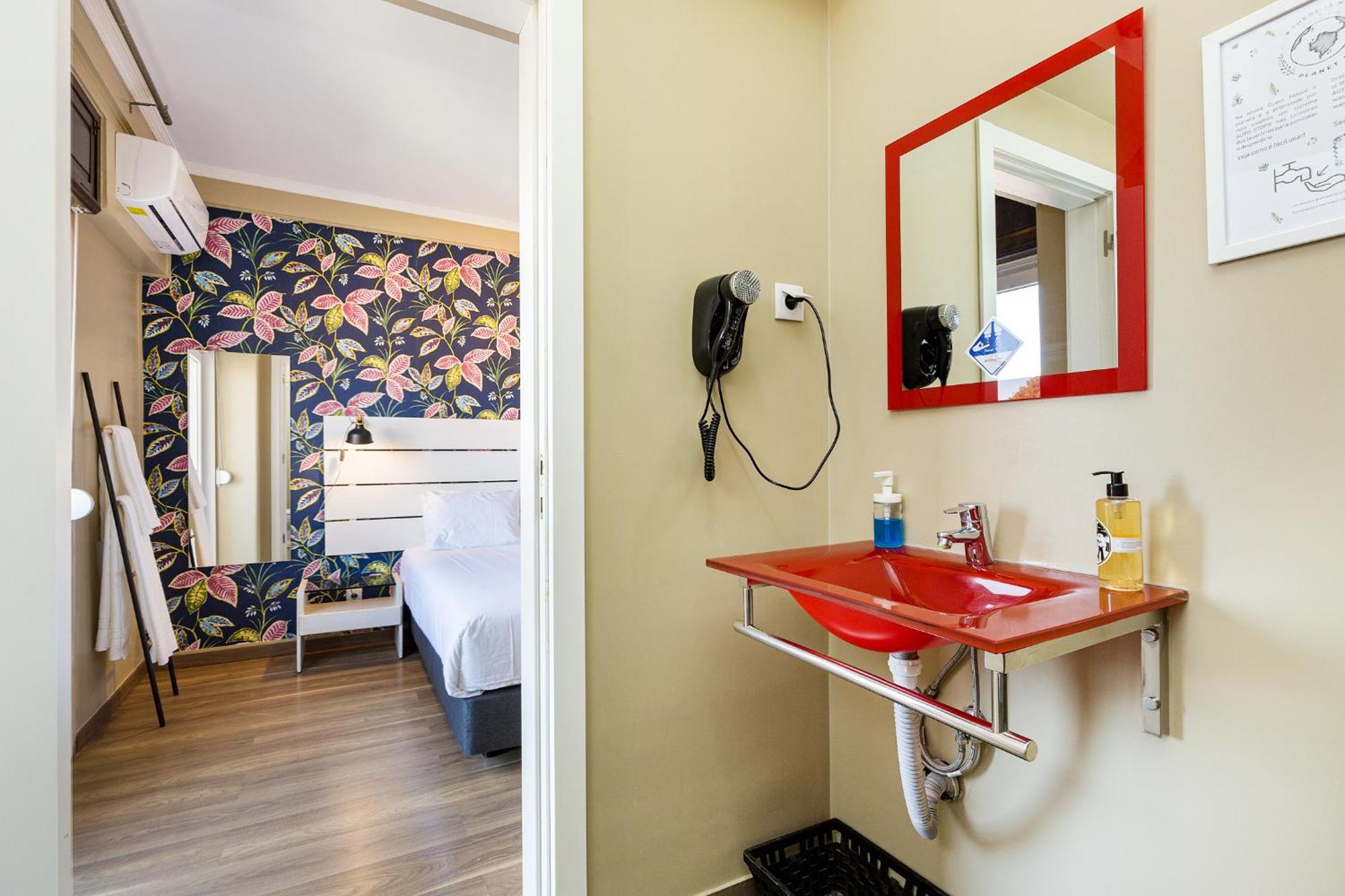 Deluxe Double Room Private Bathroom