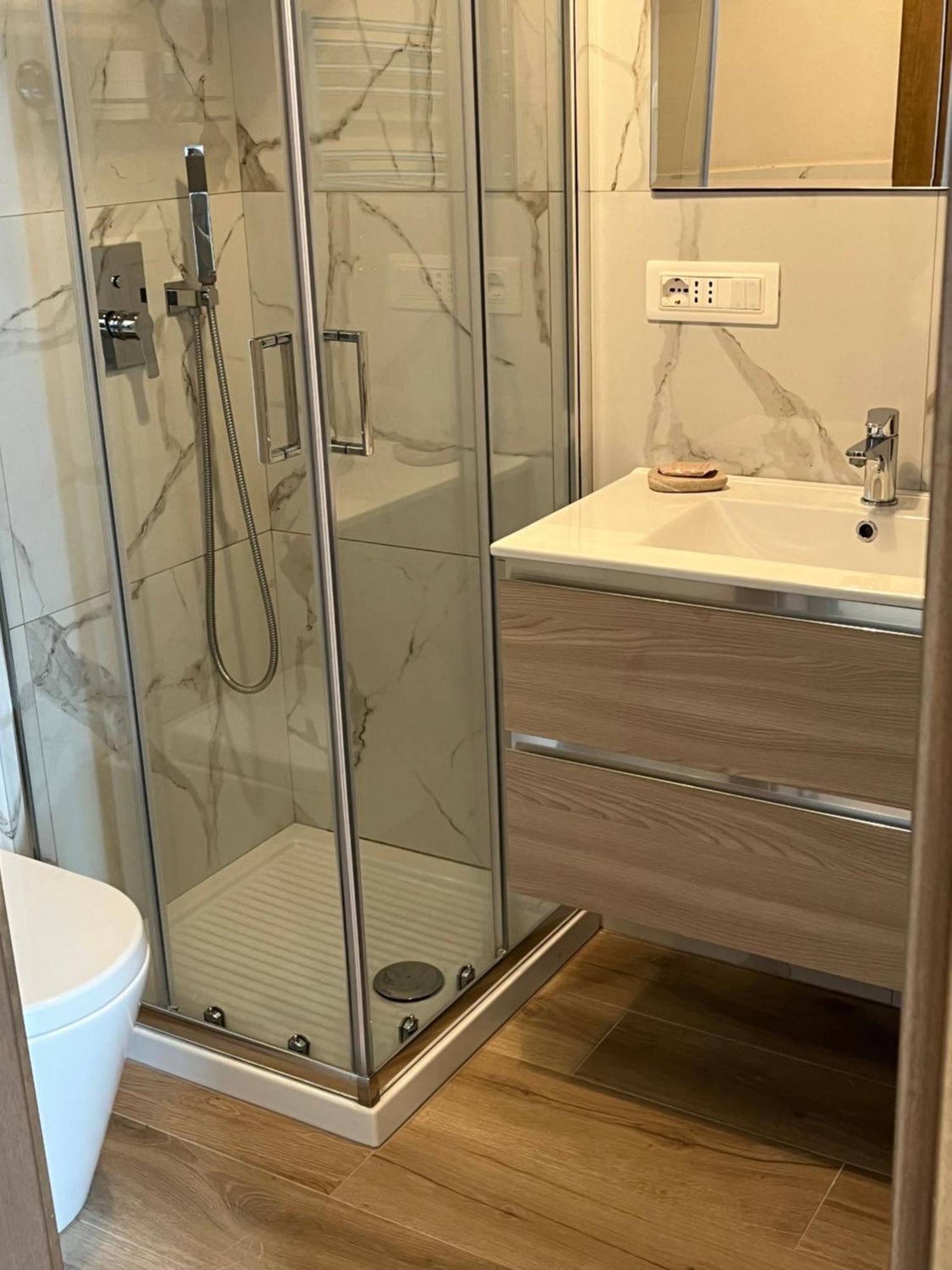 Double Room Private External Bathroom