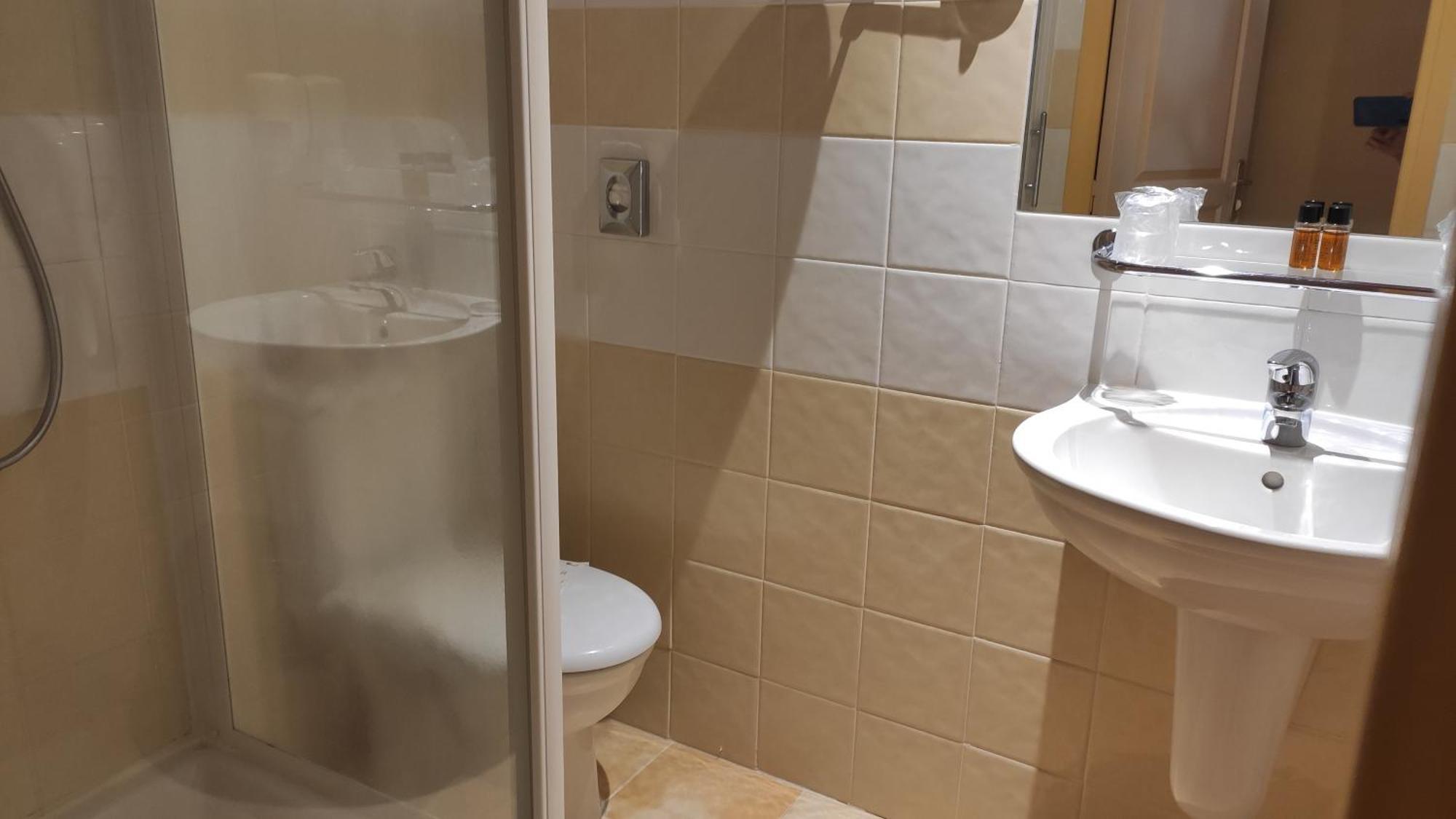 Economy Twin Room
