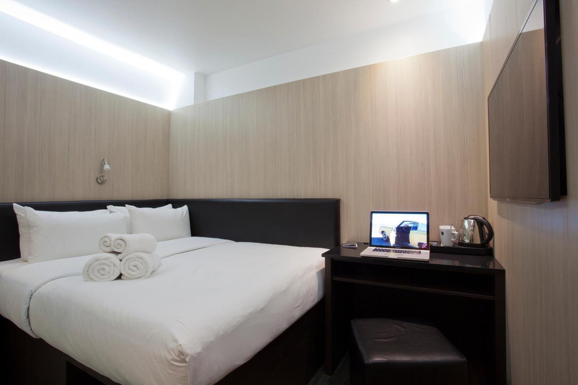 Queen Room without Window