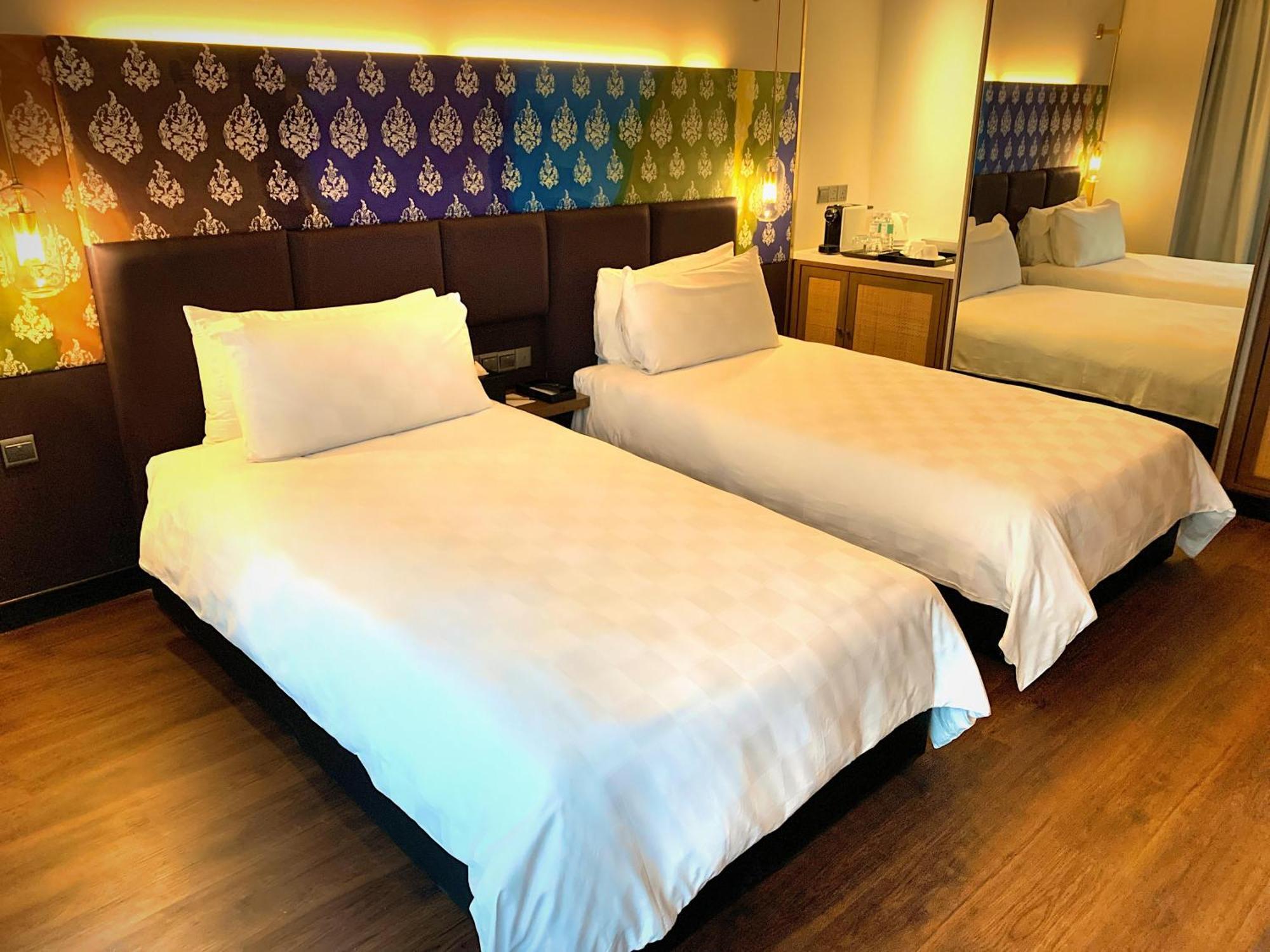 Heritage King Room