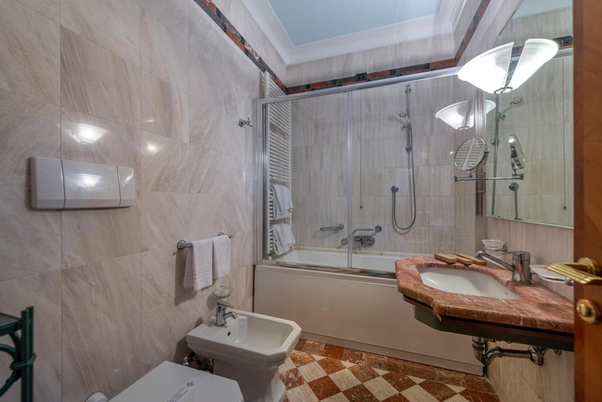 Queen Suite