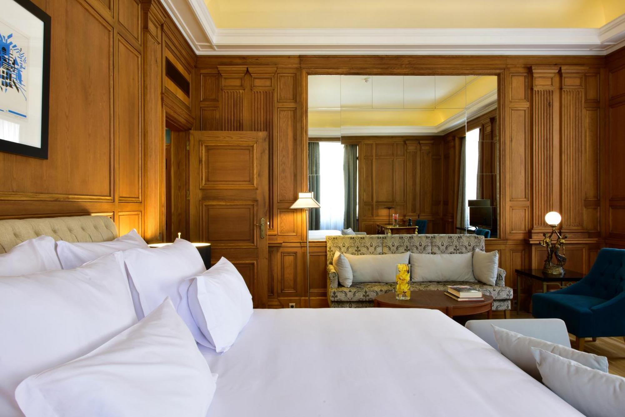 Suite Áurea King Size Bed