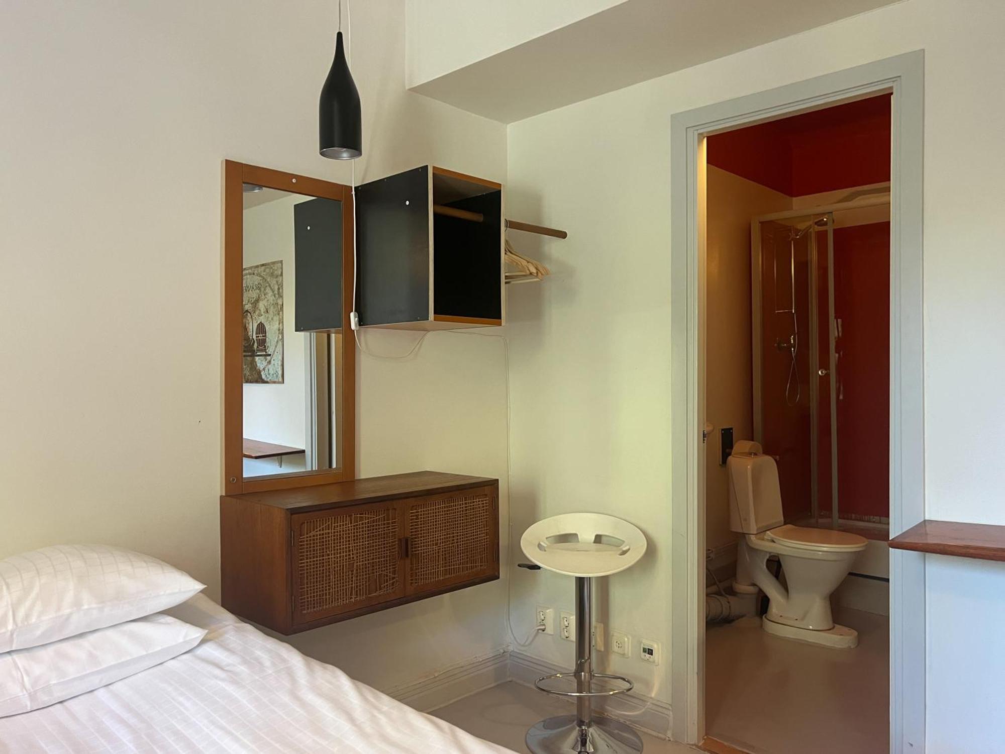 Quadruple Room Private Bathroom Annex