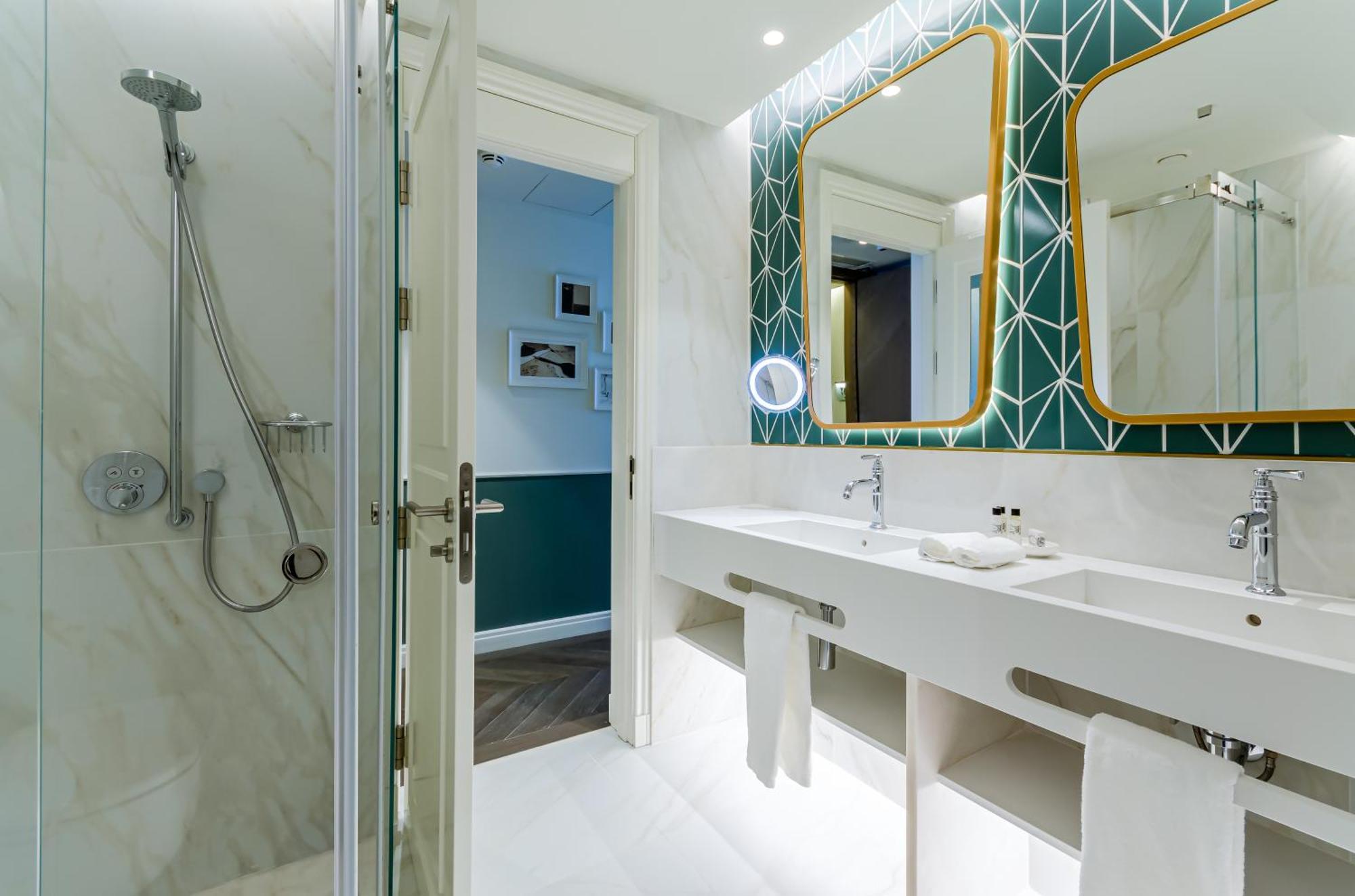 Deluxe King Room Balcony