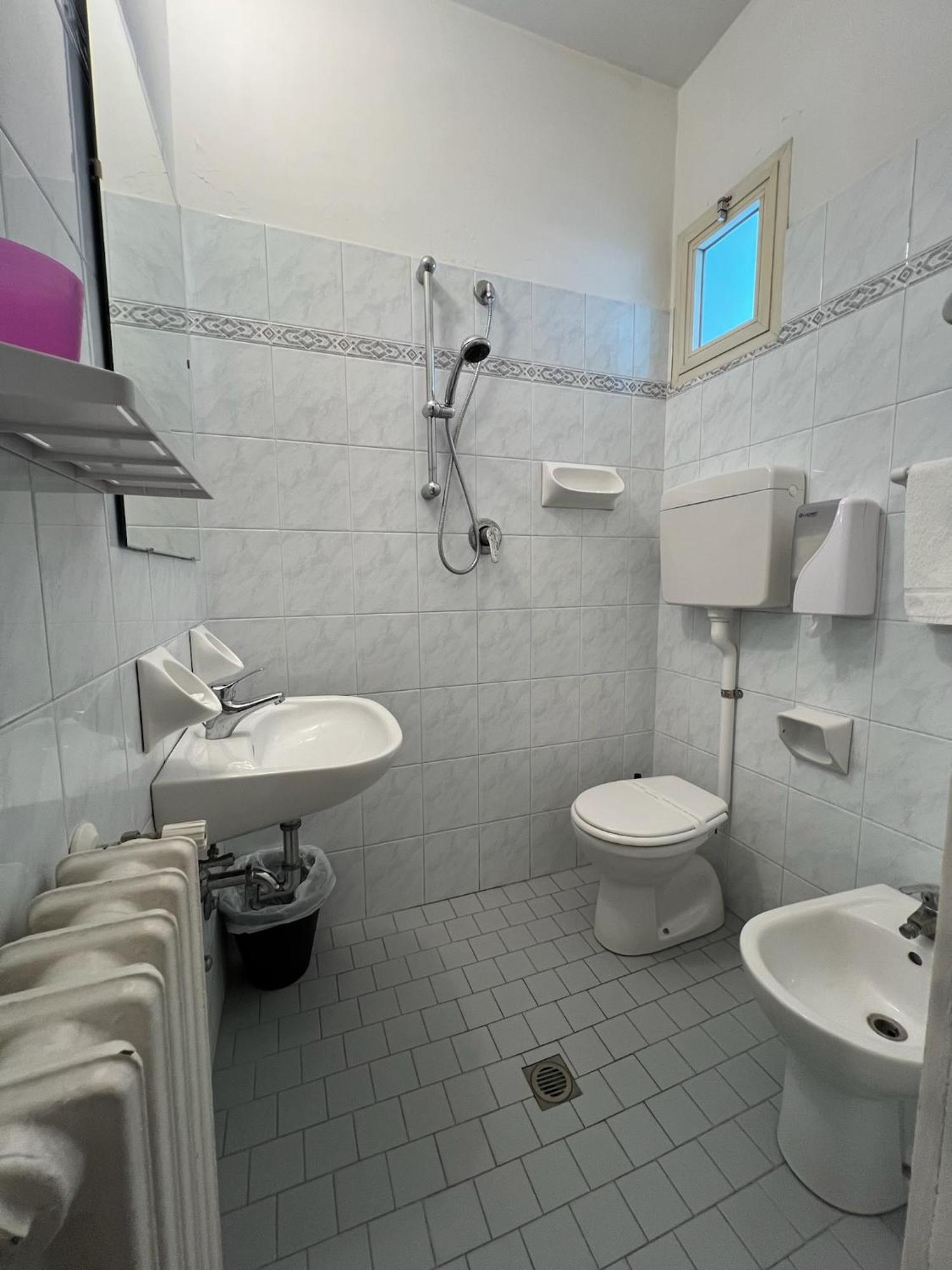 Single Room Bathroom