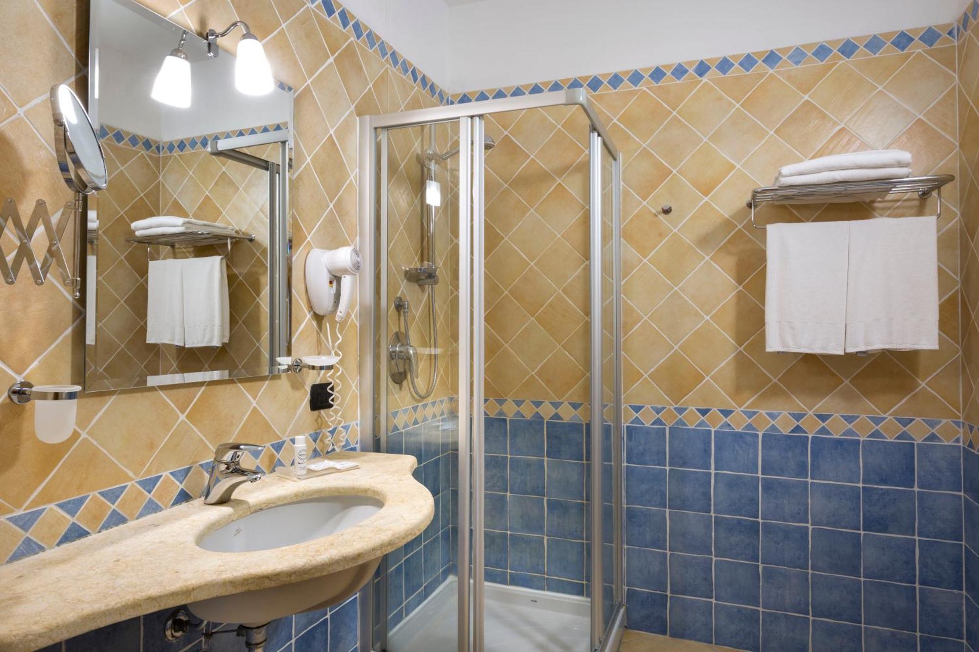 Camera Superior Matrimoniale/Doppia con Letti Singoli