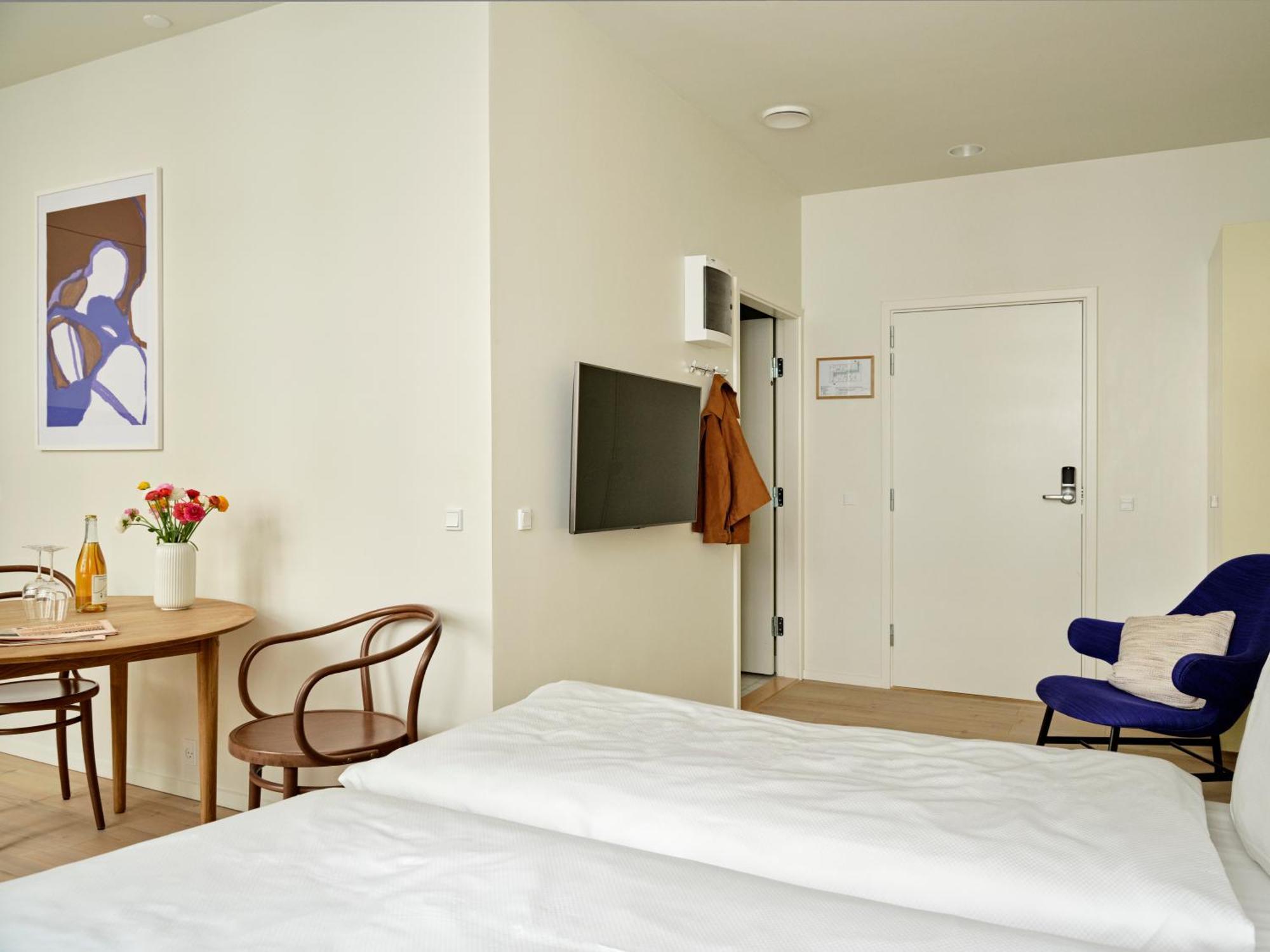 Studio Apartment