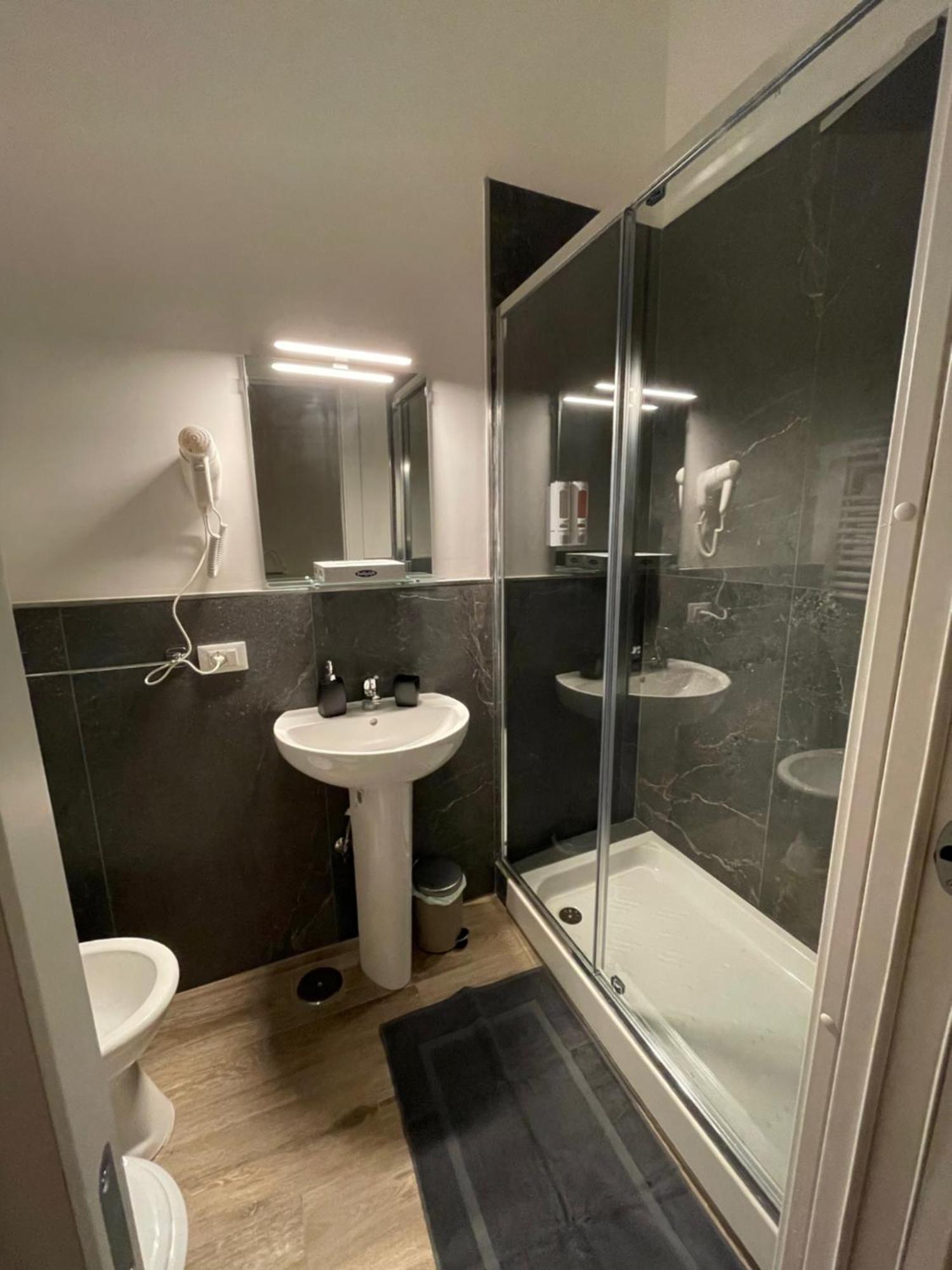 Double Room Private Bathroom