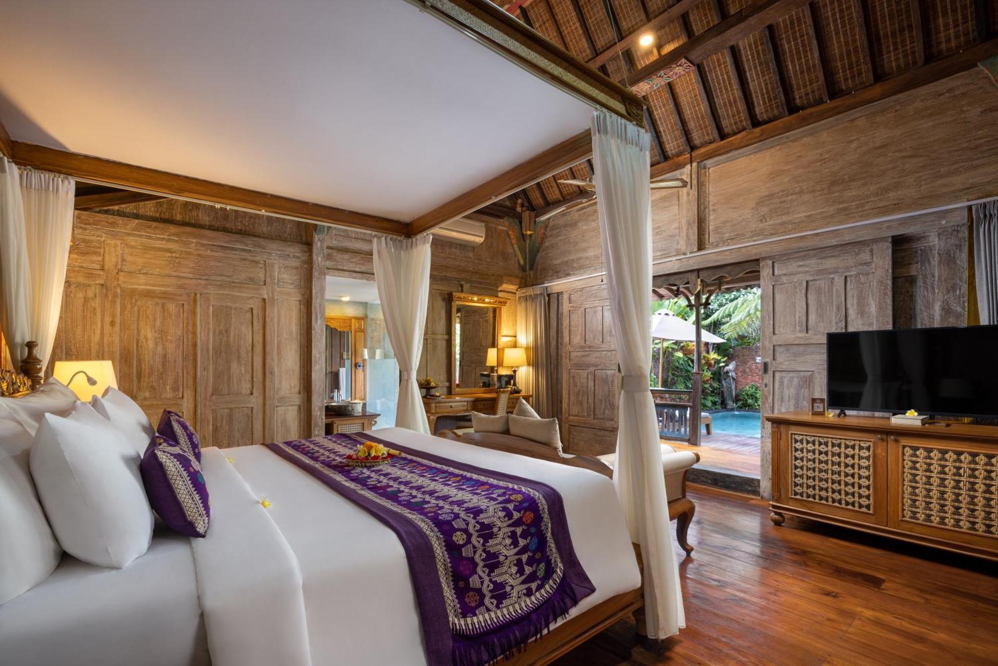 Artist One-Bedroom Private Pool Villa Daily Two-Bottles Beer