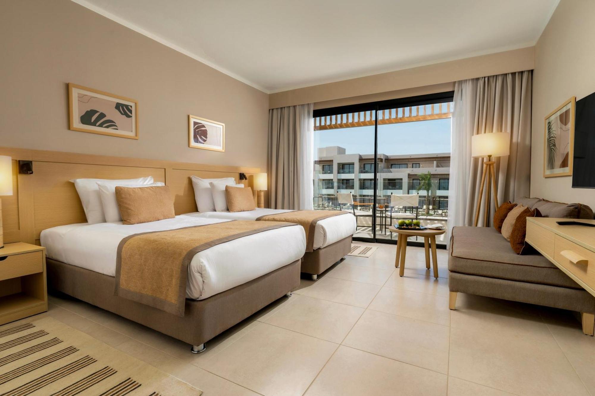 Superior Queen or Twin Beds Sea View