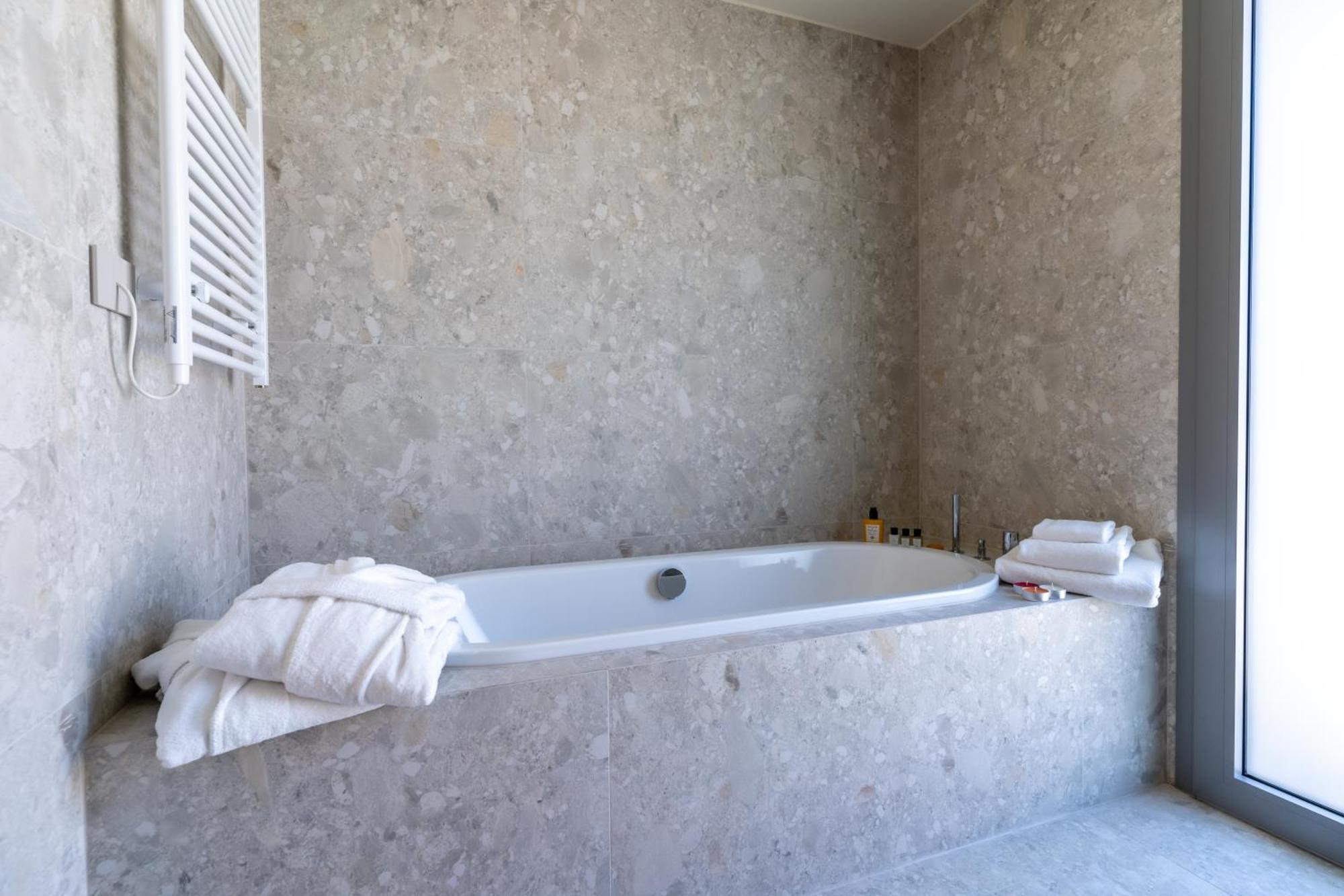 Suite with River View and One-time SPA access