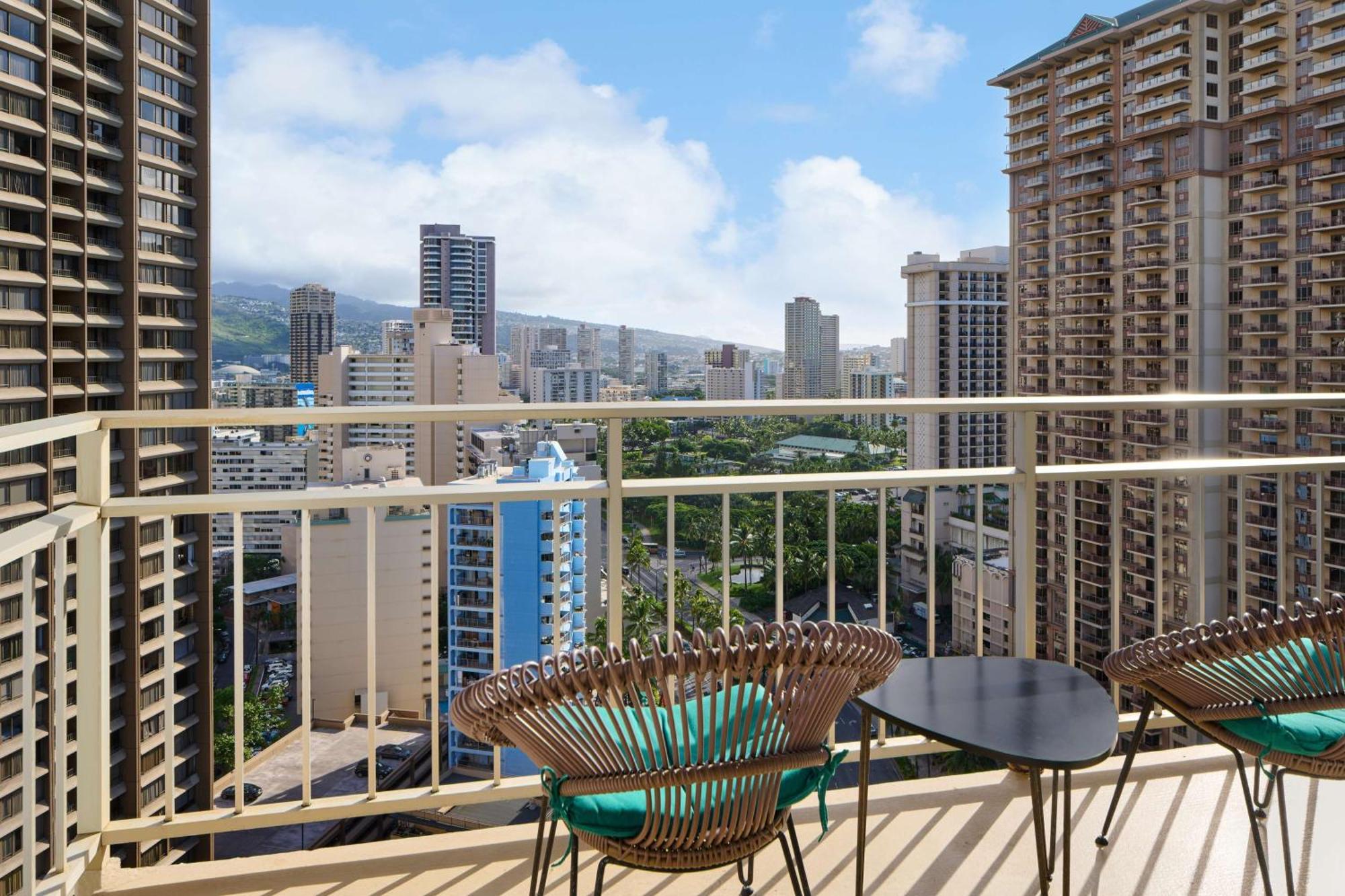 Suite Luxury con 2 Camere da Letto, Vista Città e Cucina.