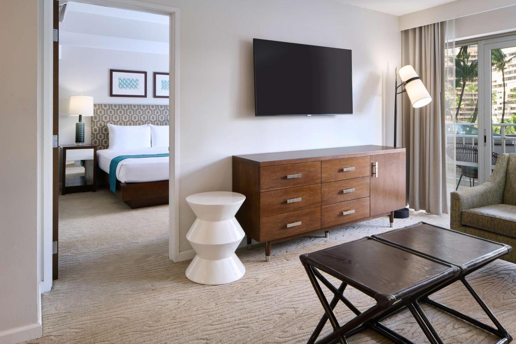 Luxury 1 Bedroom Suite City View