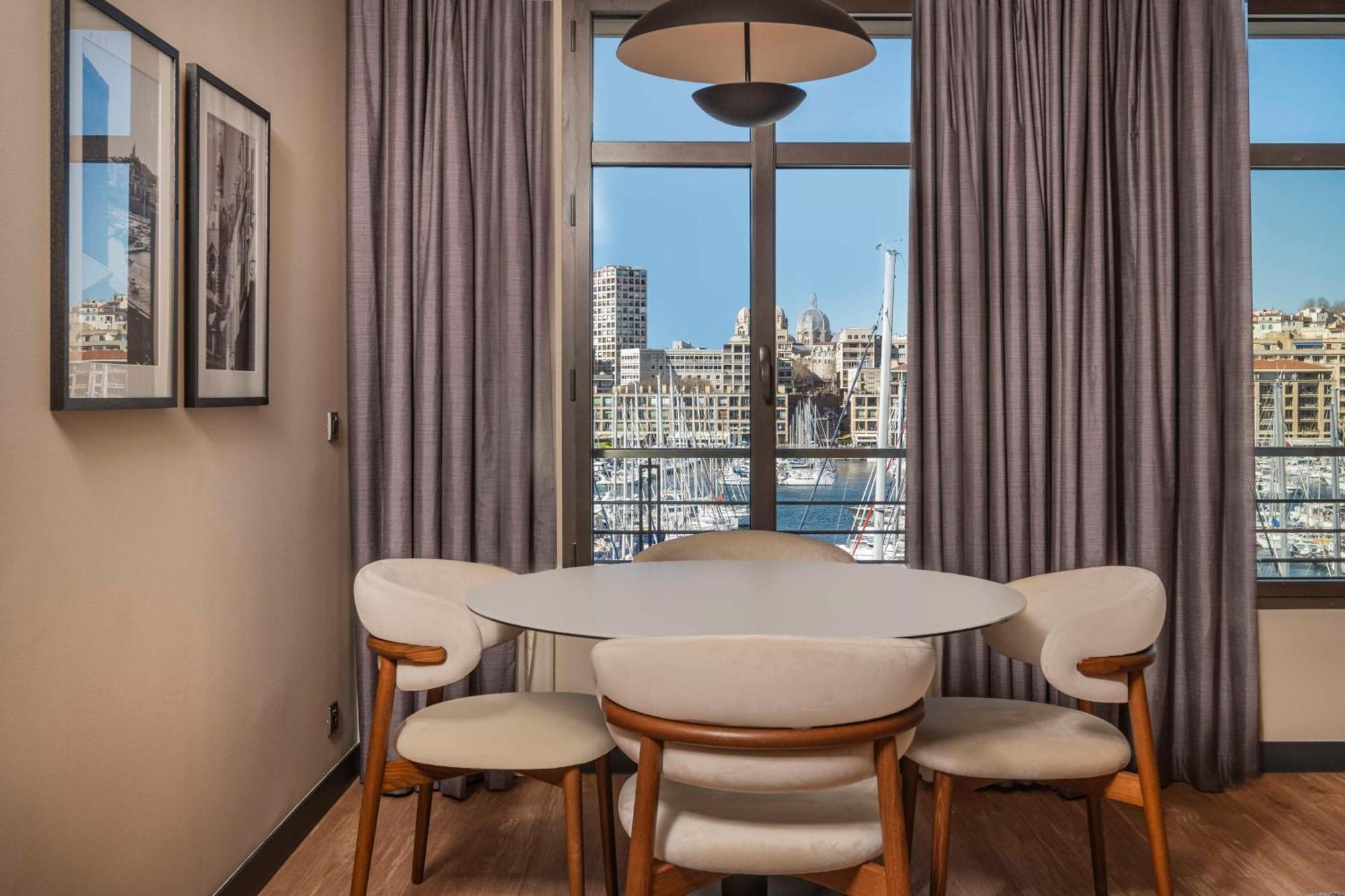 Suite Terrace Port View