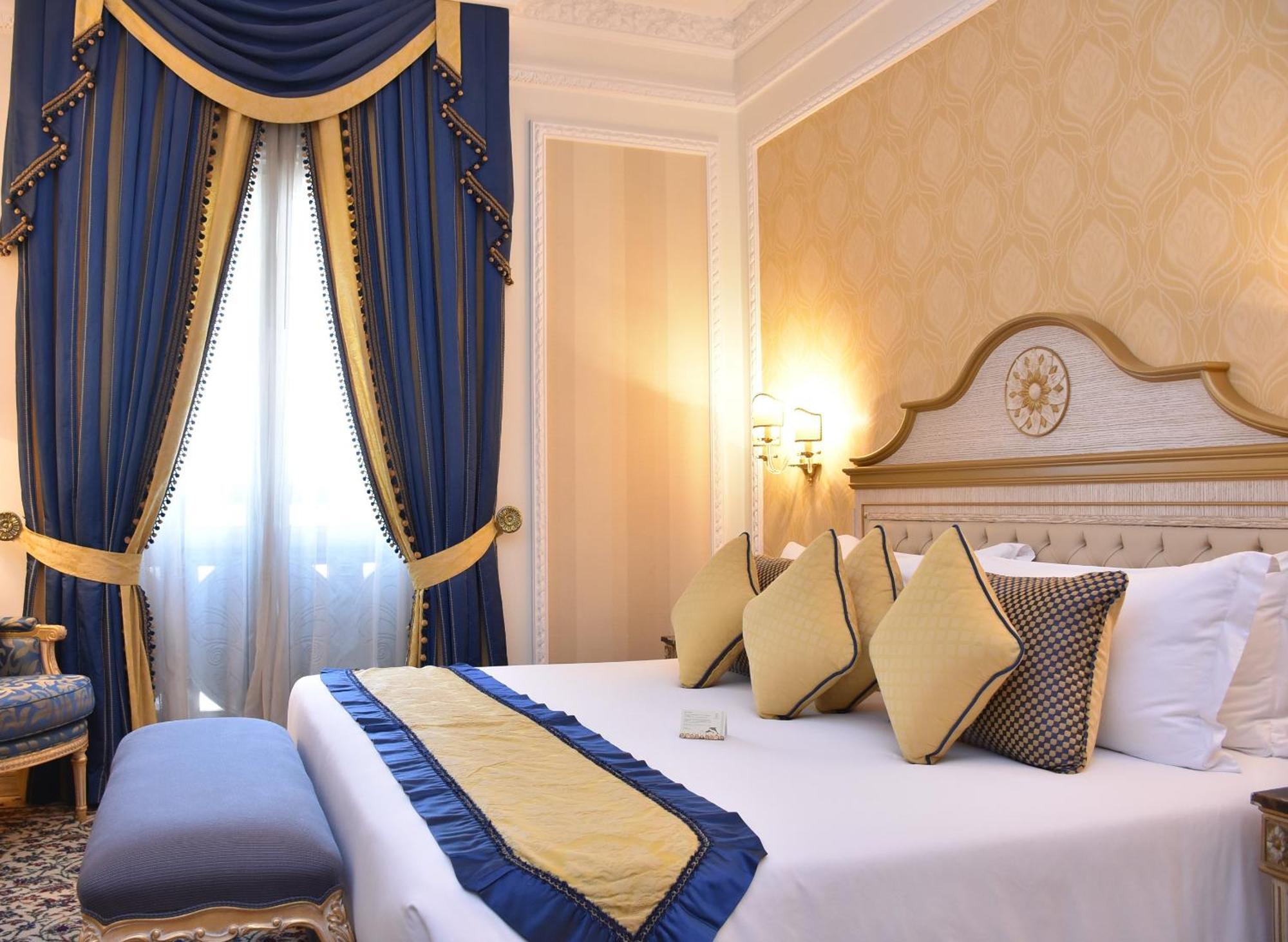 One-Bedroom Apartment King Bed