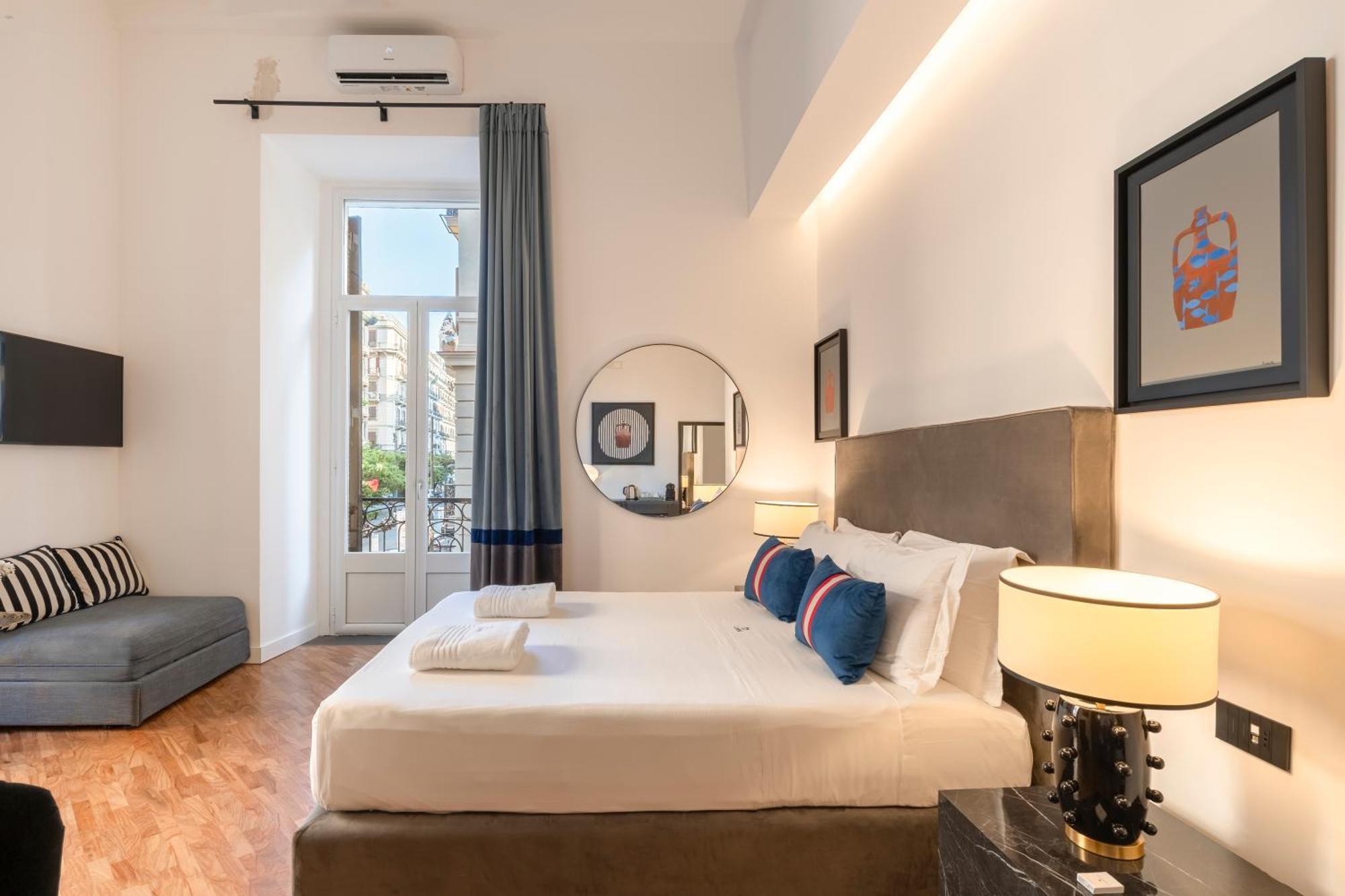 Camera Tripla con Balcone - Via Santa Lucia 76