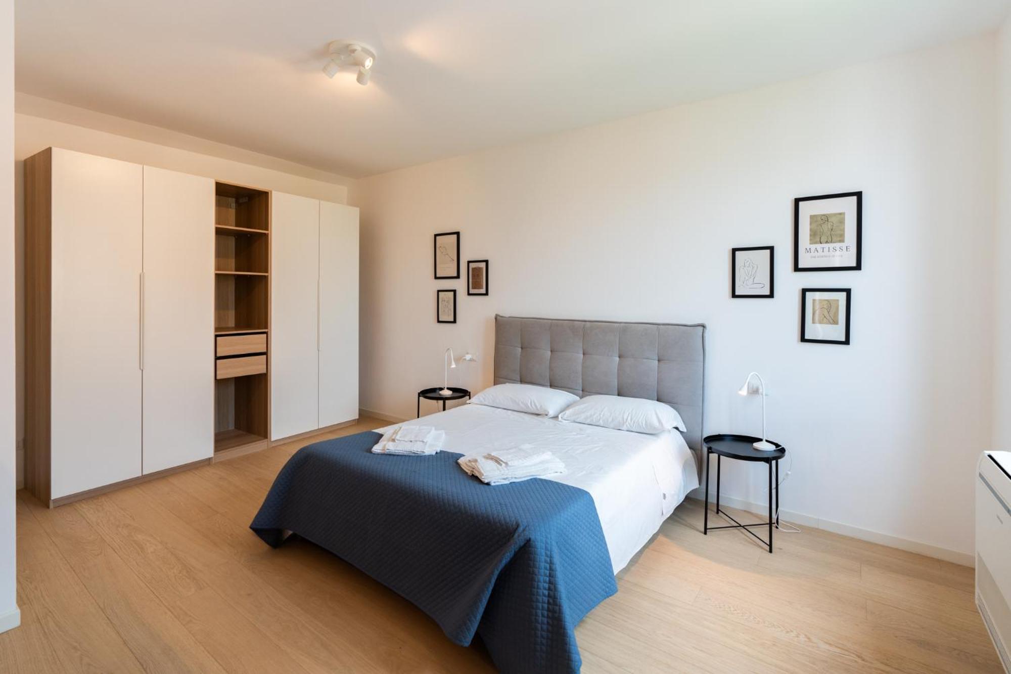 Appartamento con 2 Camere da Letto, Balcone e Terrazza