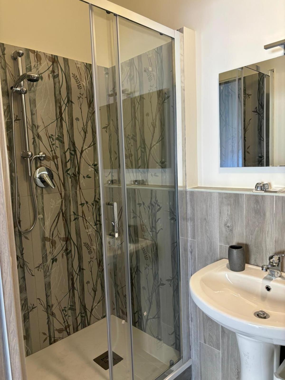 Camera Familiare con Bagno Privato