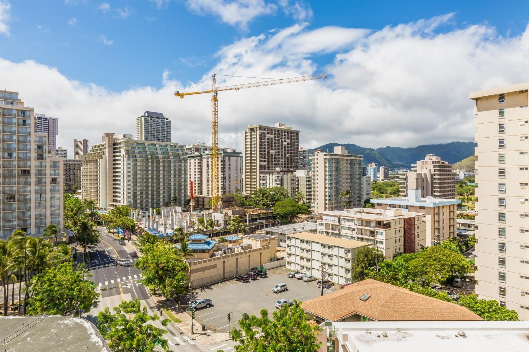 1 Bedroom Suite City/Mountain View with Kitchenette