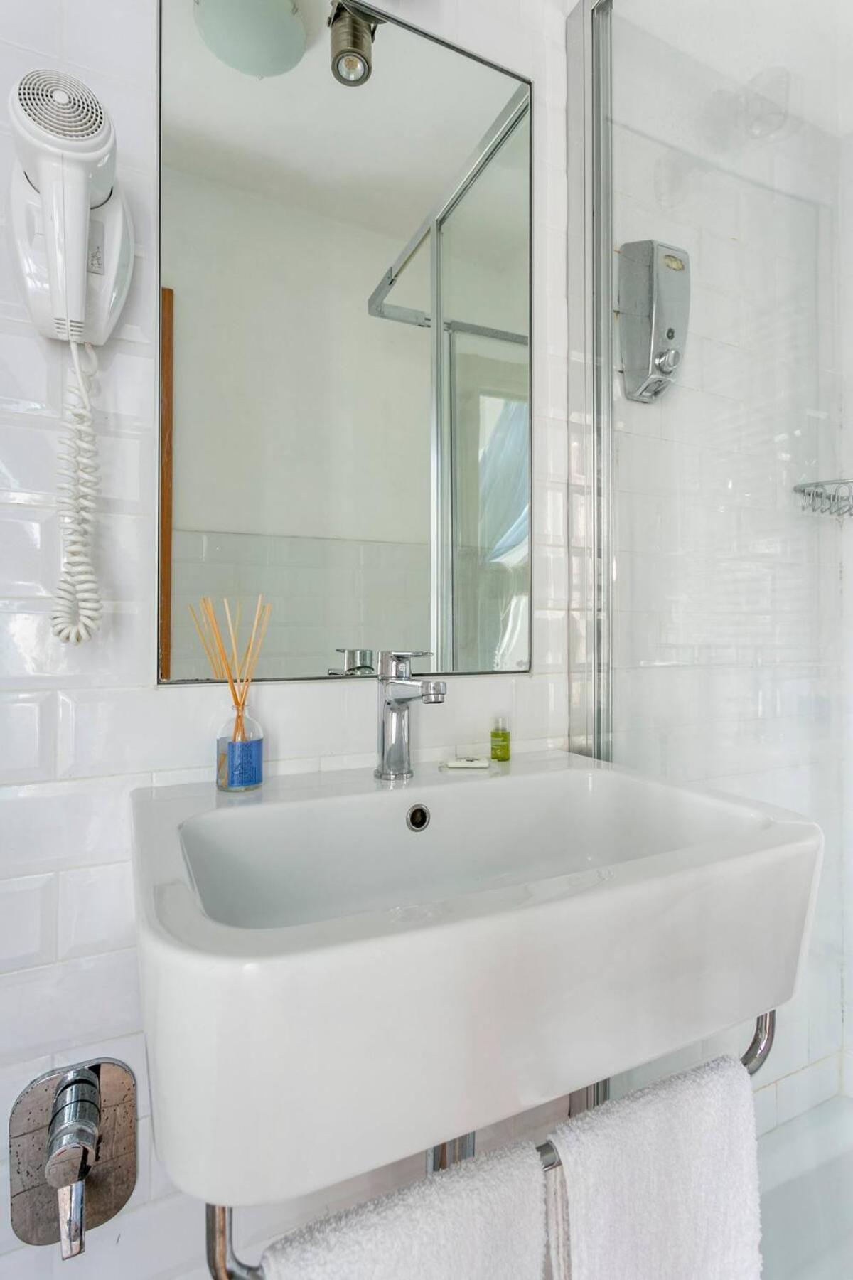 Camera Matrimoniale con Bagno Privato
