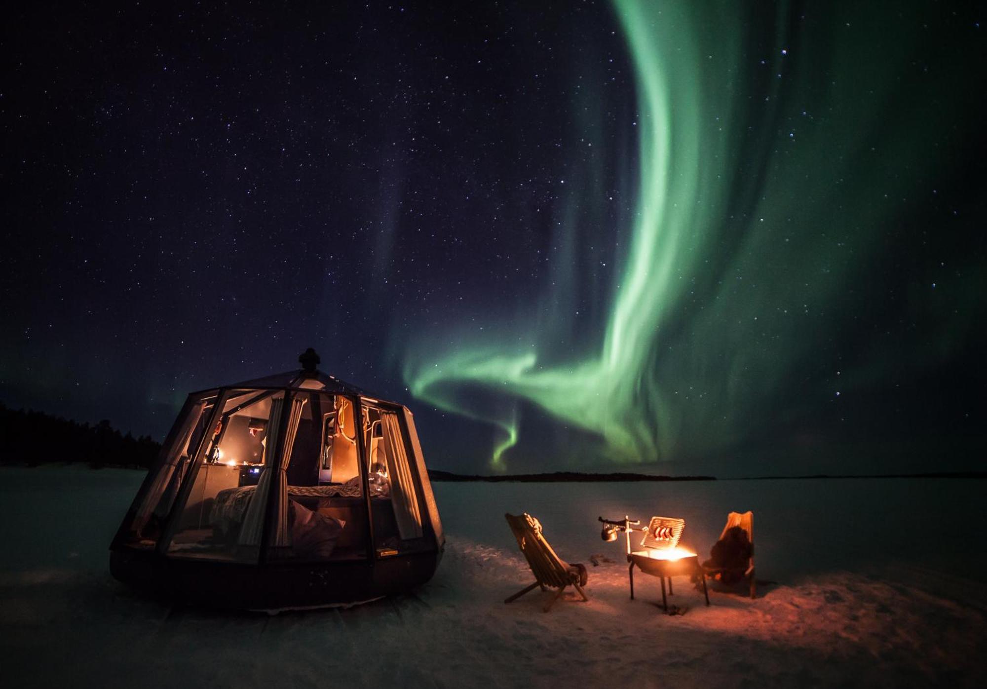 Aurora Glass Igloo