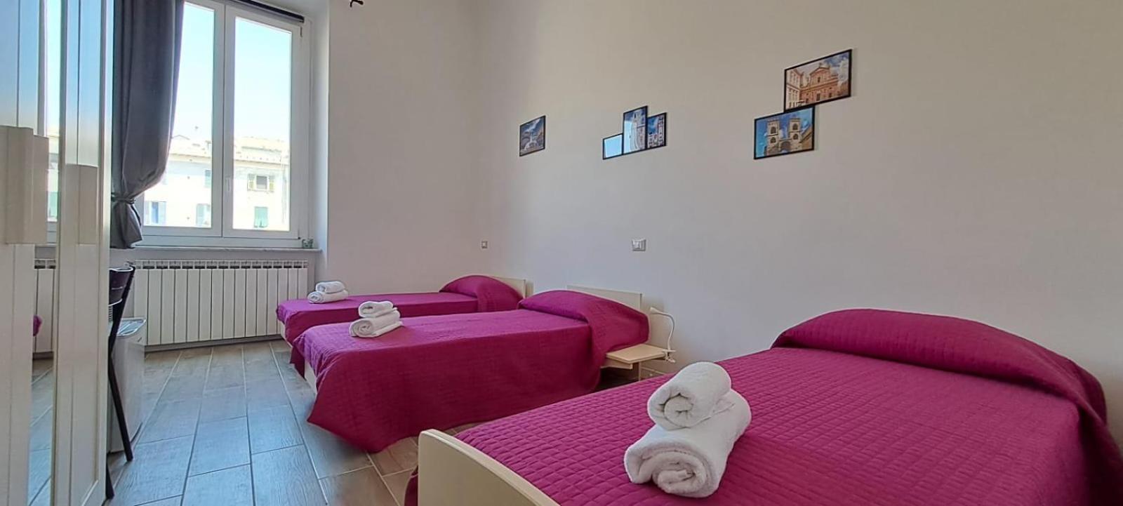 Camera Matrimoniale/Doppia con Letti Singoli con Bagno Privato