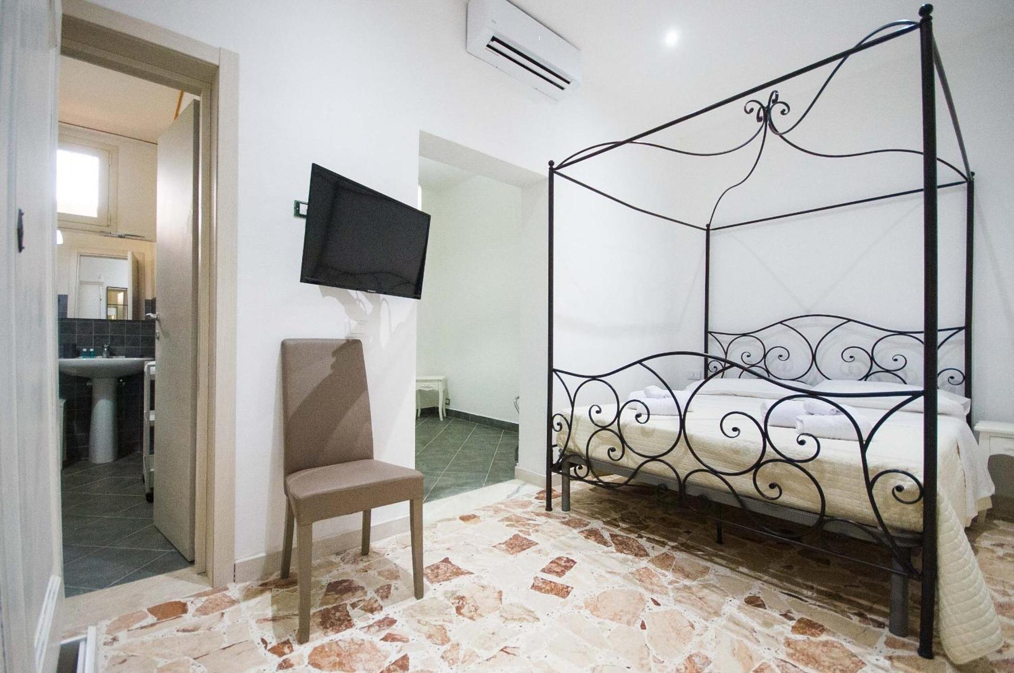 Appartamento Monolocale con 1 Letto Matrimoniale