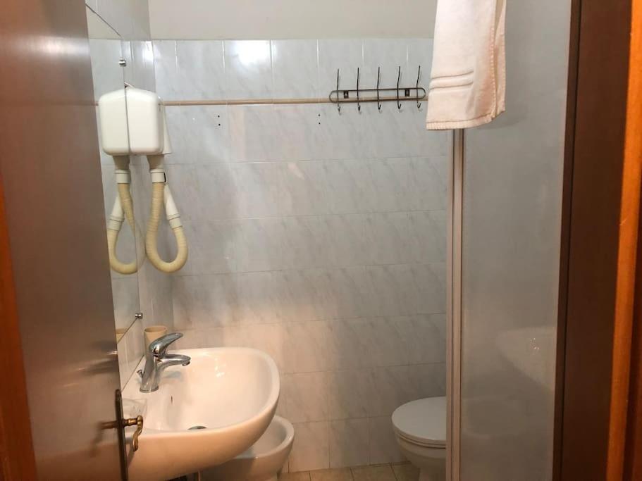 Camera Matrimoniale/Doppia con Letti Singoli con Bagno Privato Esterno