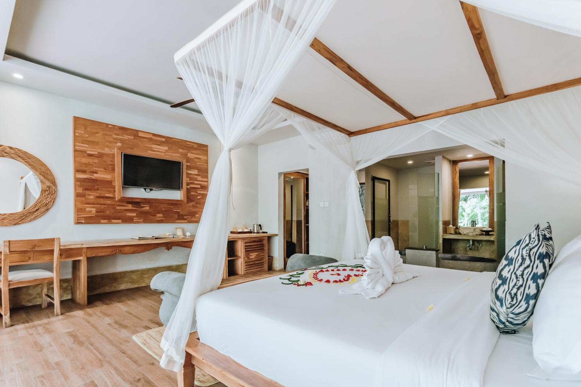 Honeymoon at One-Bedroom Pool Villa River View