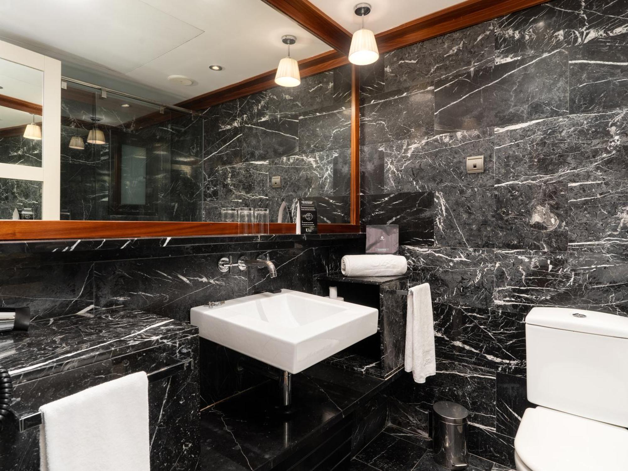 Camera Matrimoniale/Doppia con Letti Singoli